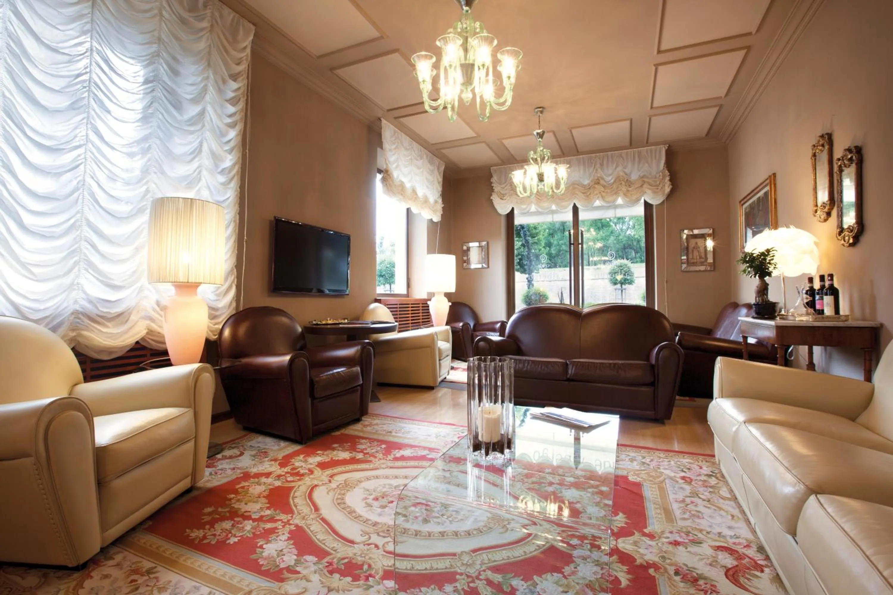 Communal lounge/ TV room in Albergo Celide