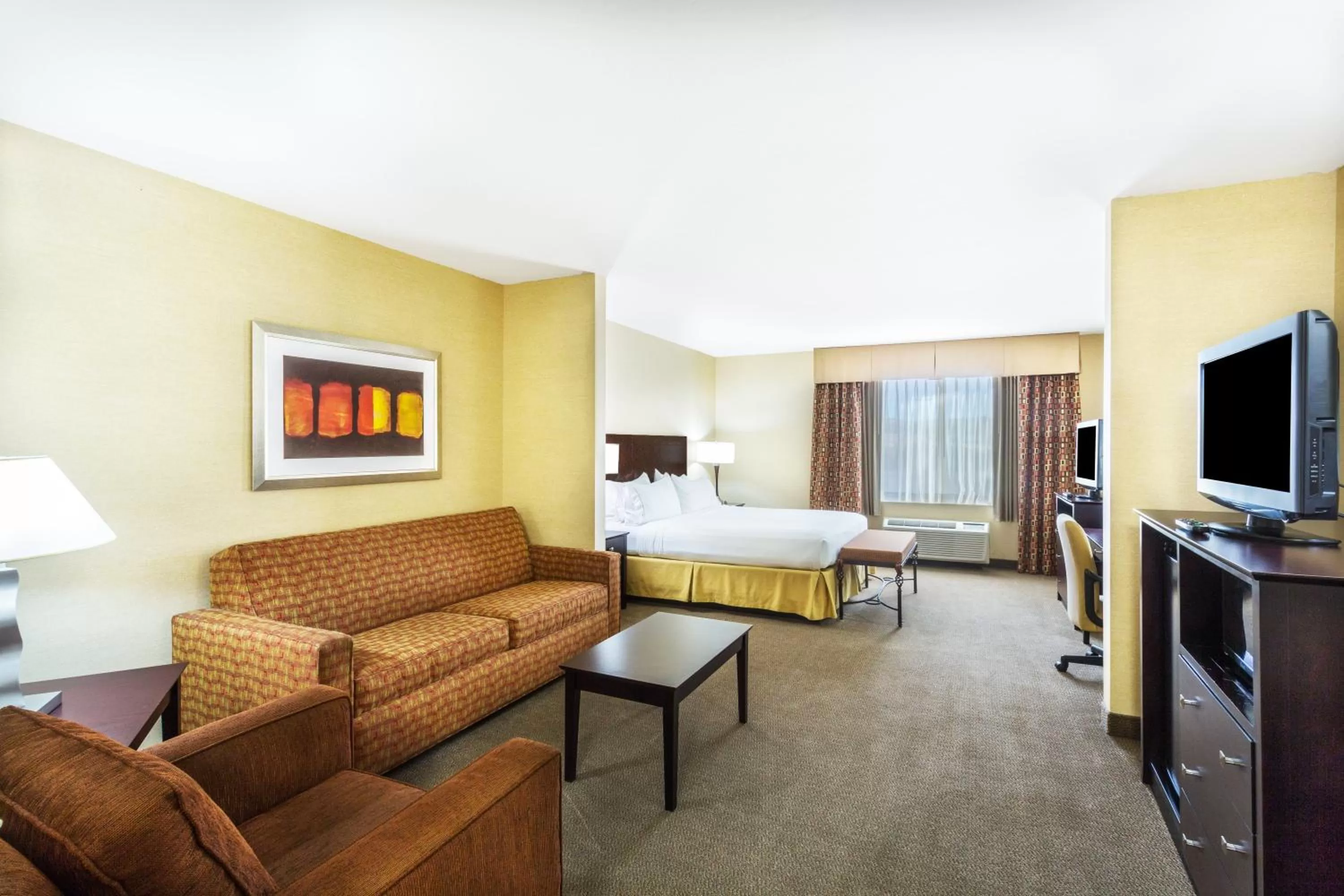 Photo of the whole room, Bed in Holiday Inn Express Hotel & Suites Nogales by IHG