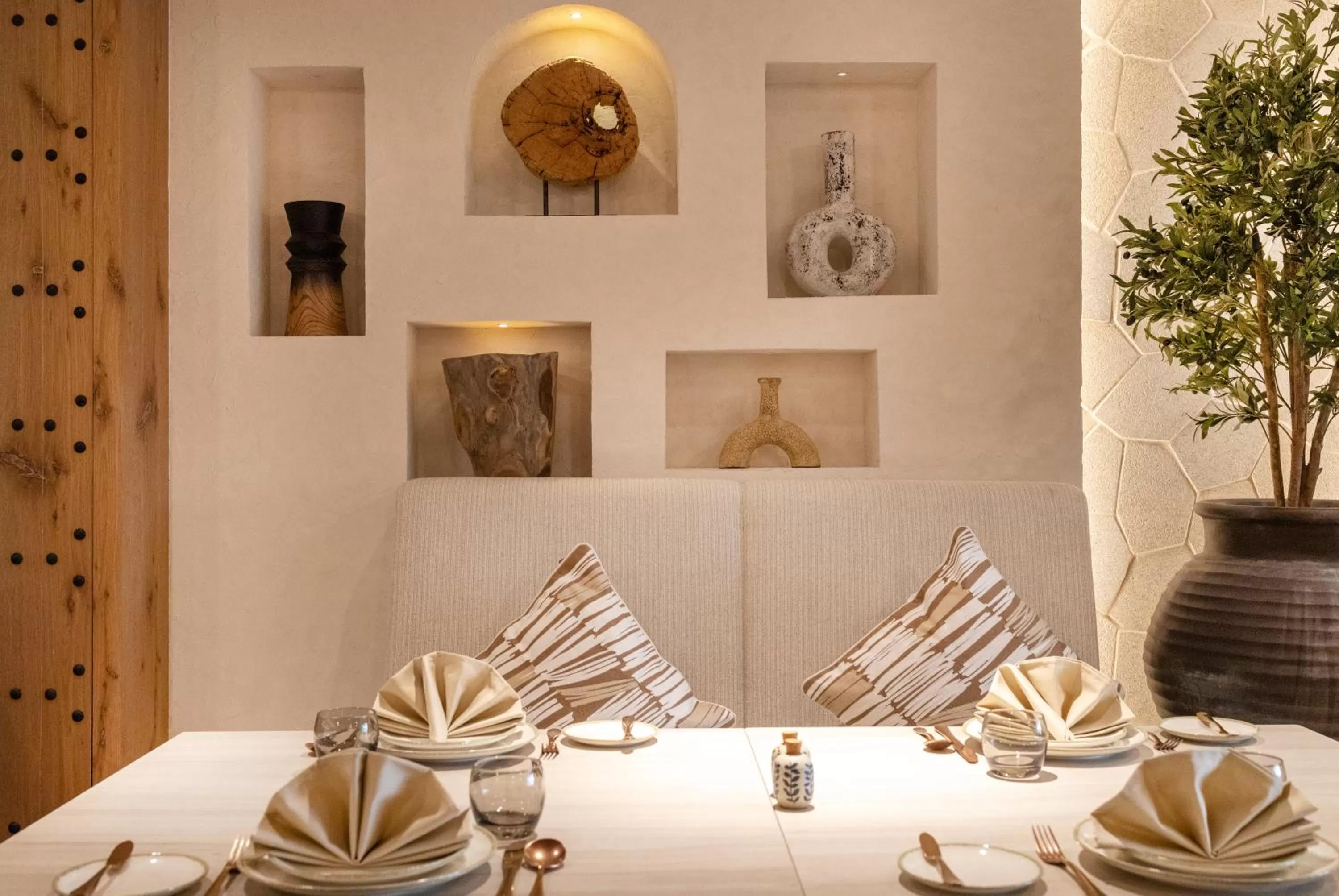 Restaurant/places to eat in Wyndham Residences The Palm