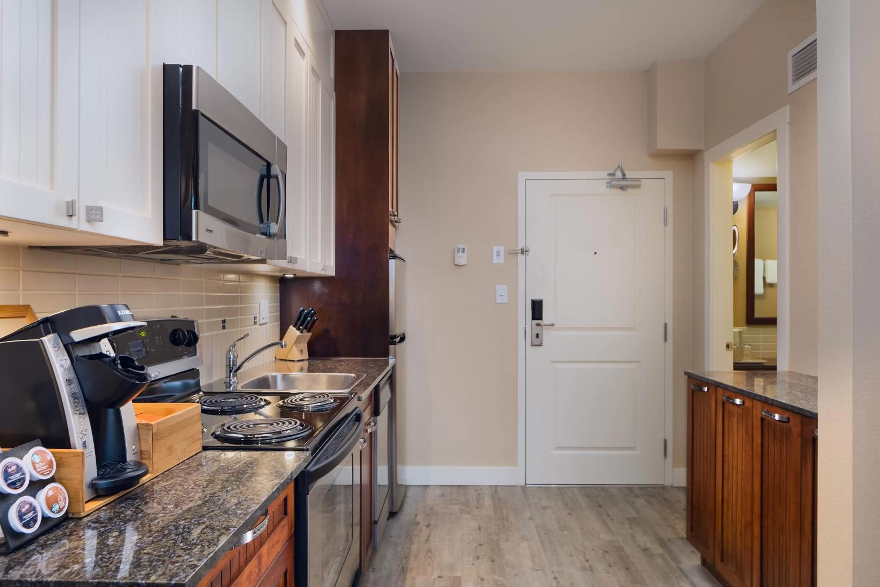Kitchen or kitchenette in Summerland Waterfront Resort & Spa