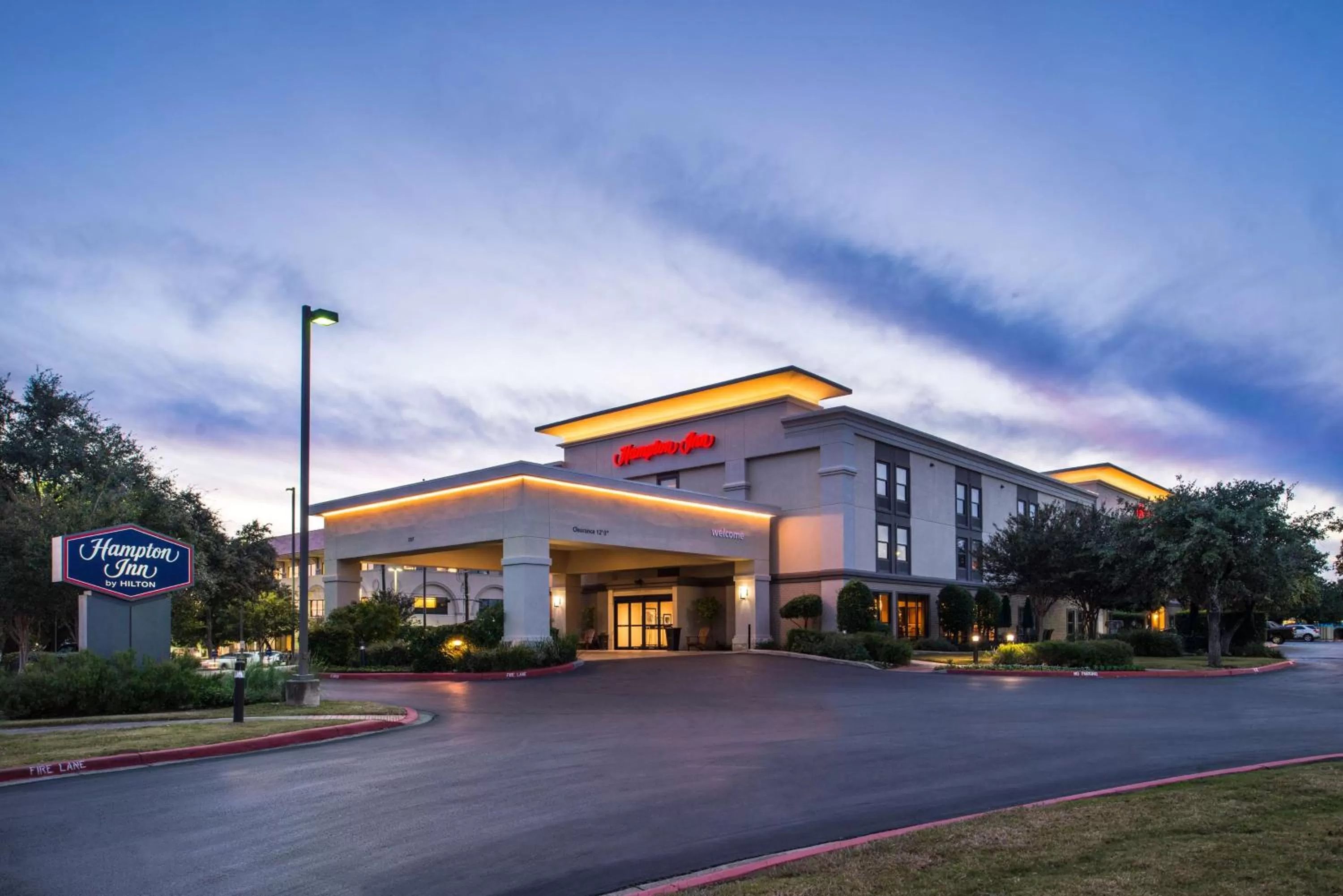 Property building in Hampton Inn San Antonio Stone Oak