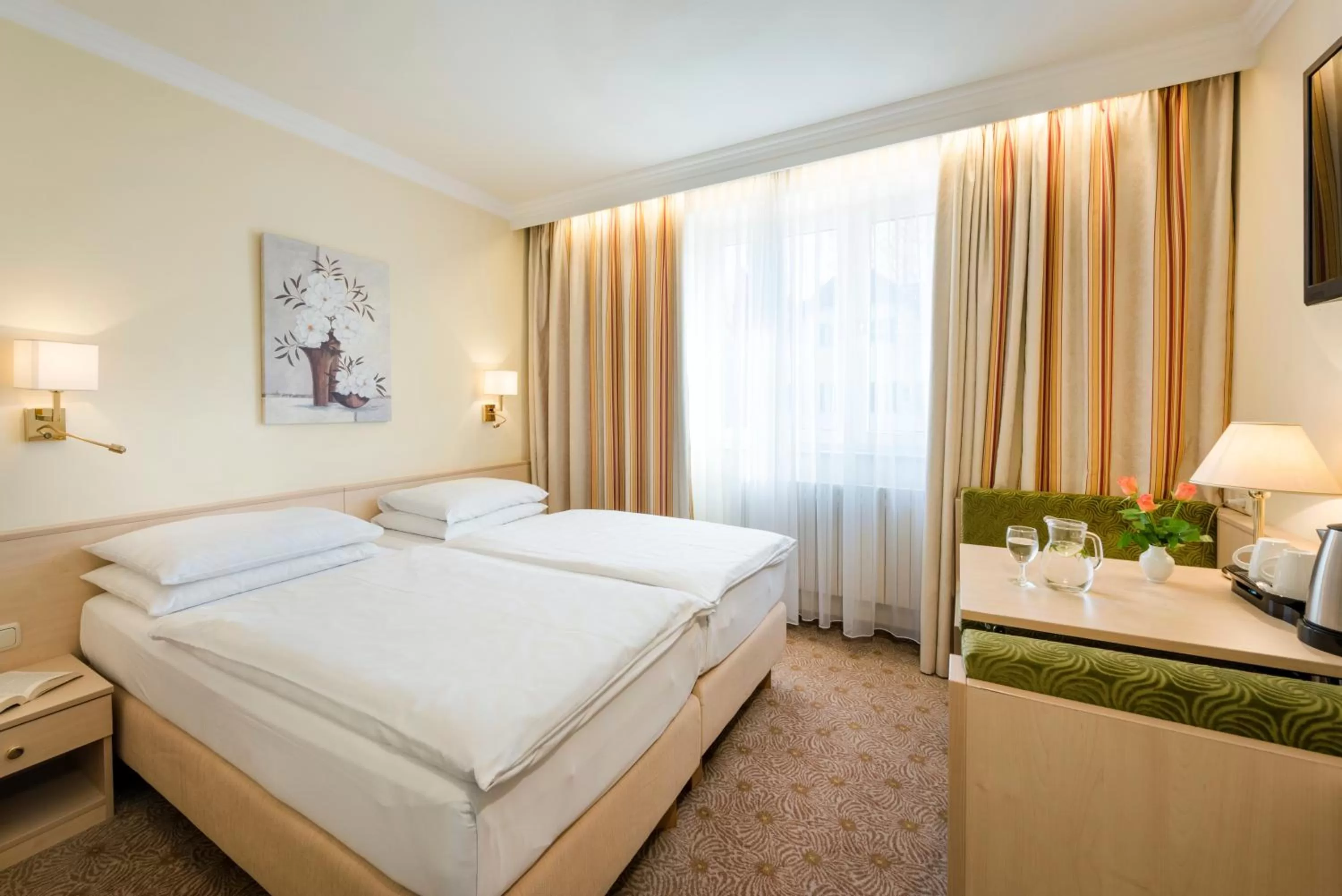 Day, Bed in Hotel Scherer