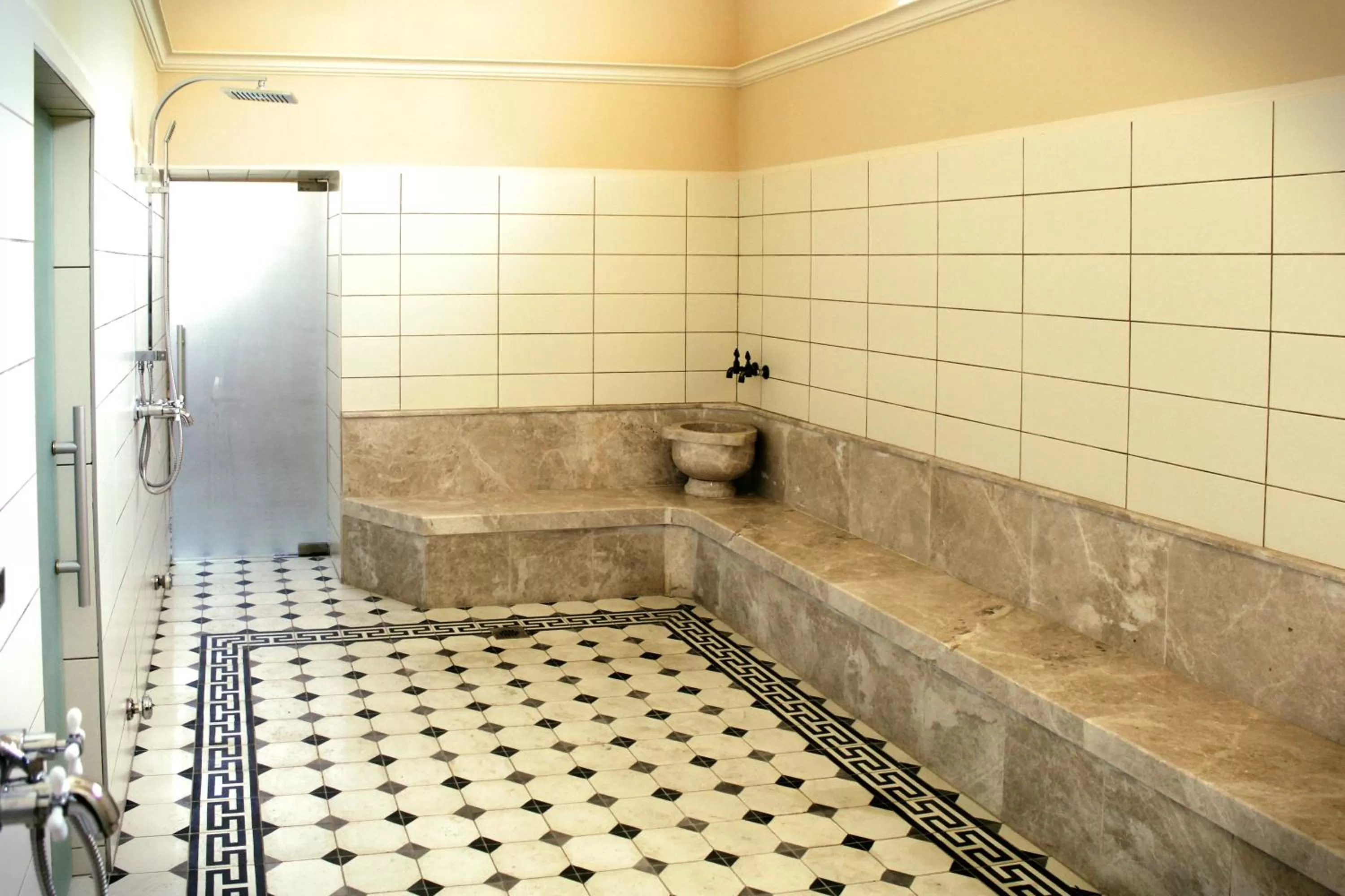 Massage in İsa Begov Hamam Hotel