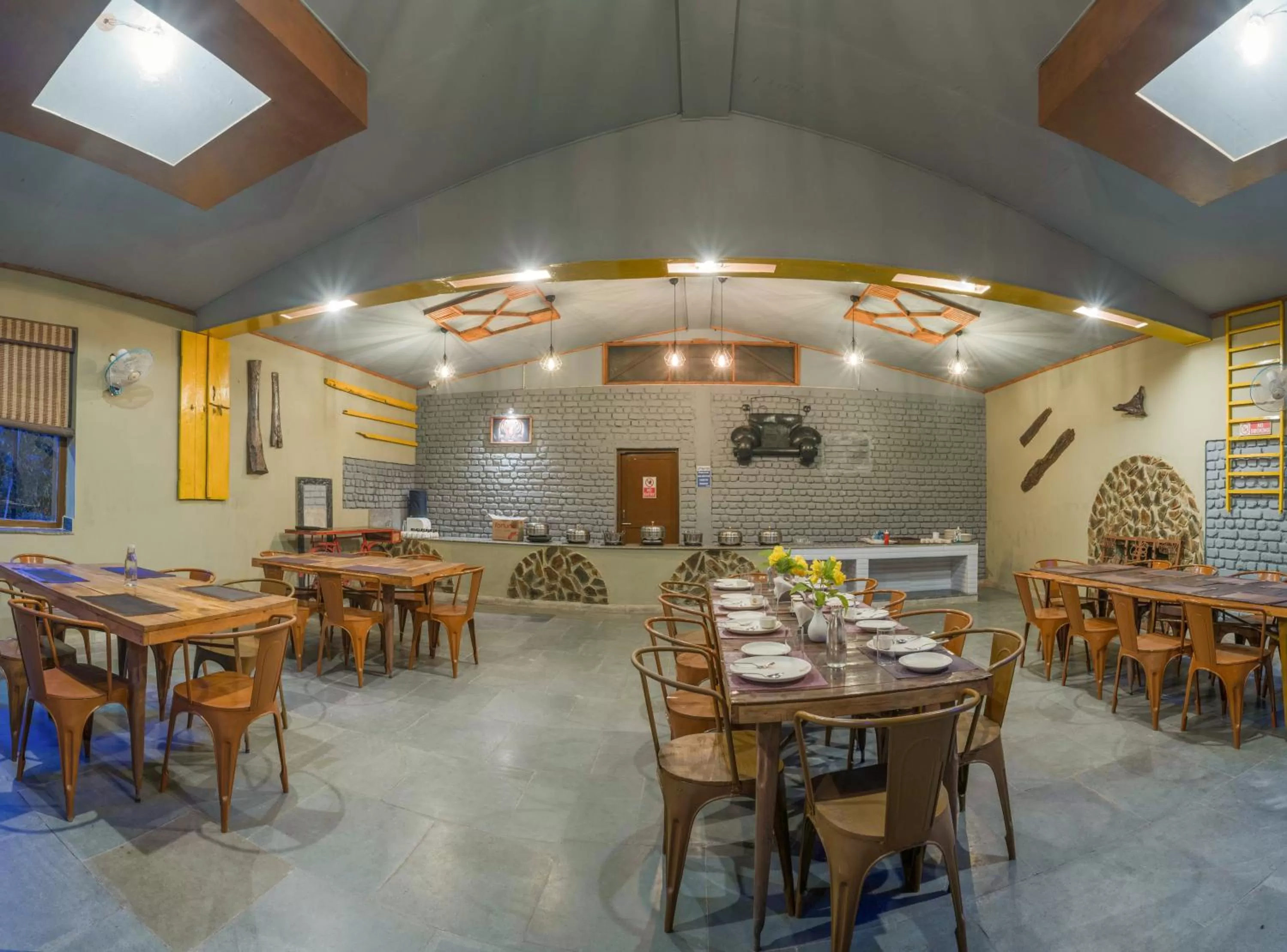 Restaurant/places to eat in LaHermitage Resort