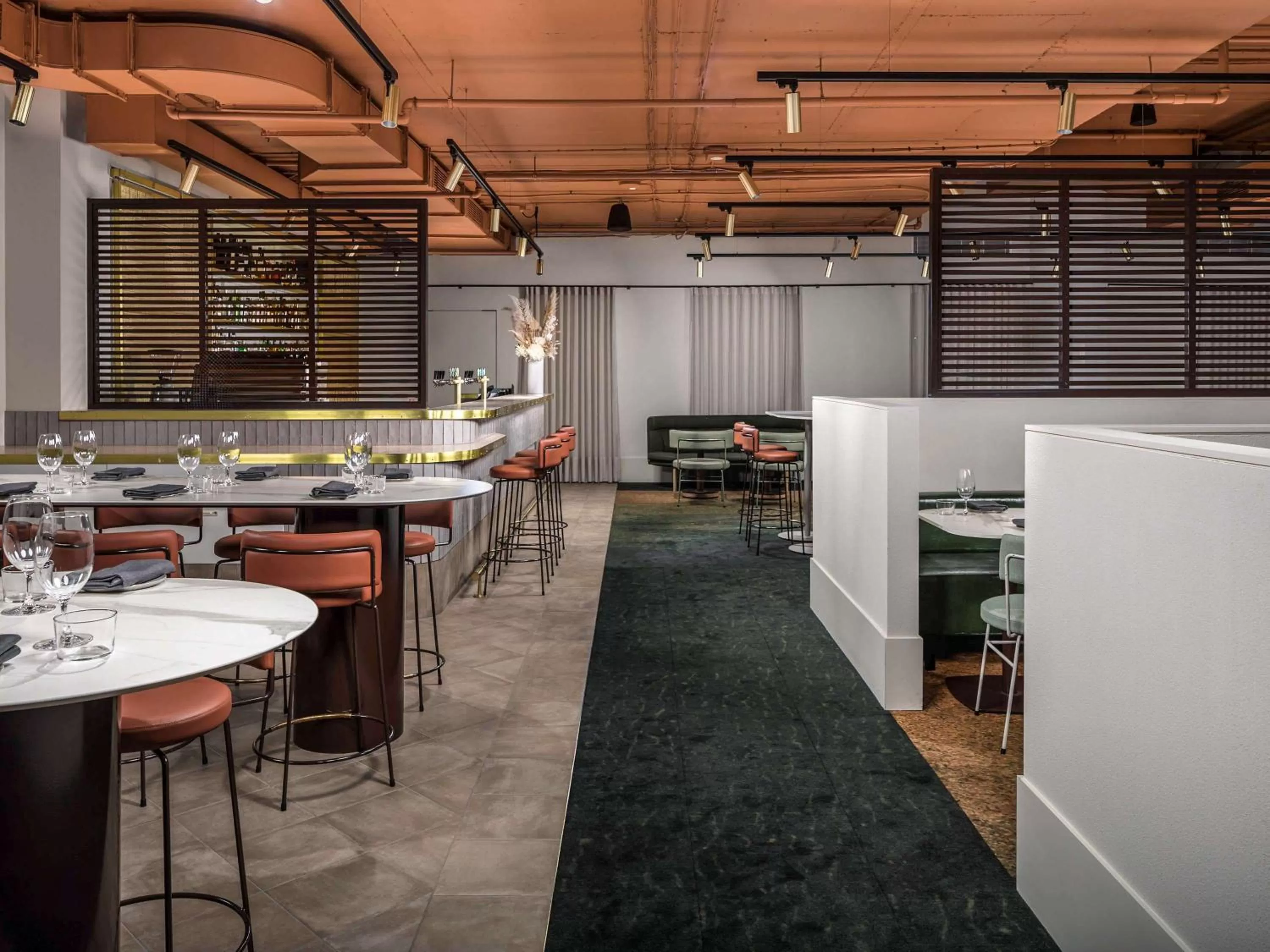 Restaurant/Places to Eat in Pullman Melbourne on Swanston