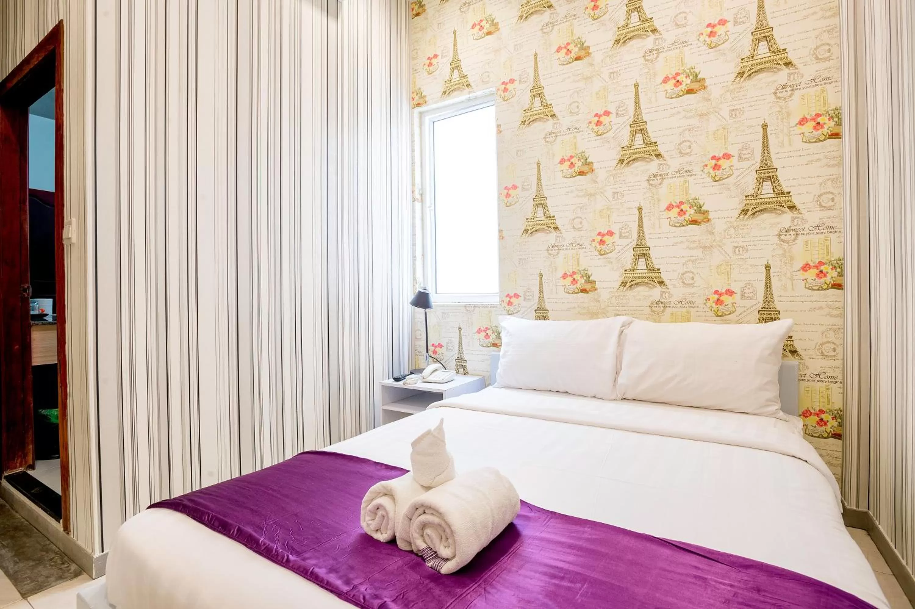 Photo of the whole room, Bed in White Residence Hotel & Apartment