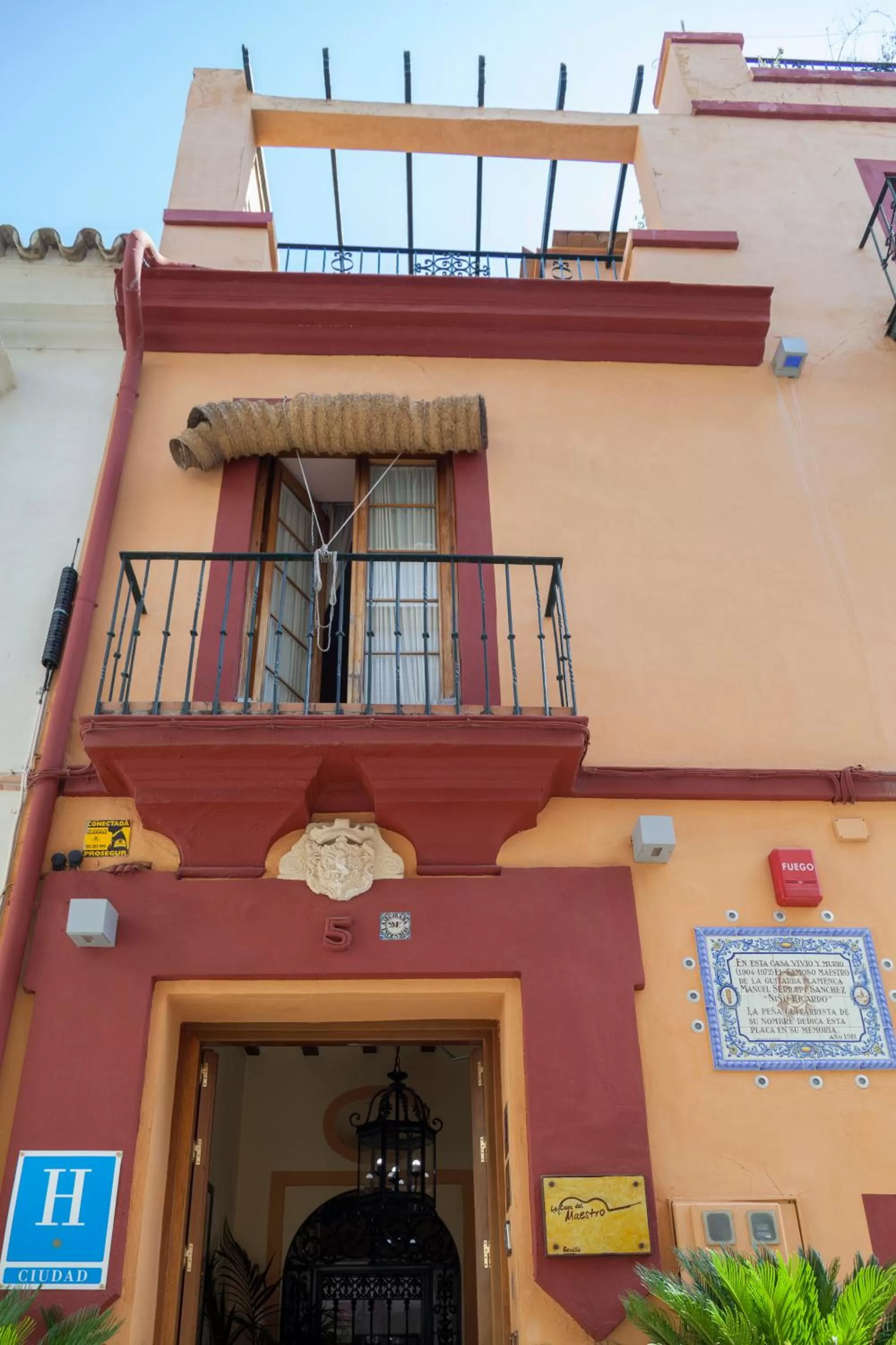 Facade/entrance in La Casa del Maestro Boutique