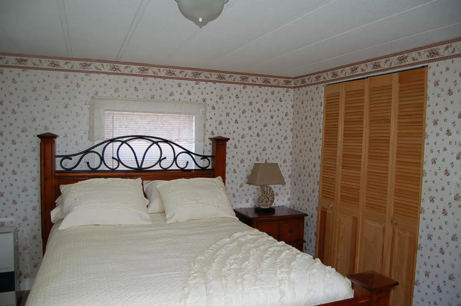 Bed in Ledges By the Bay