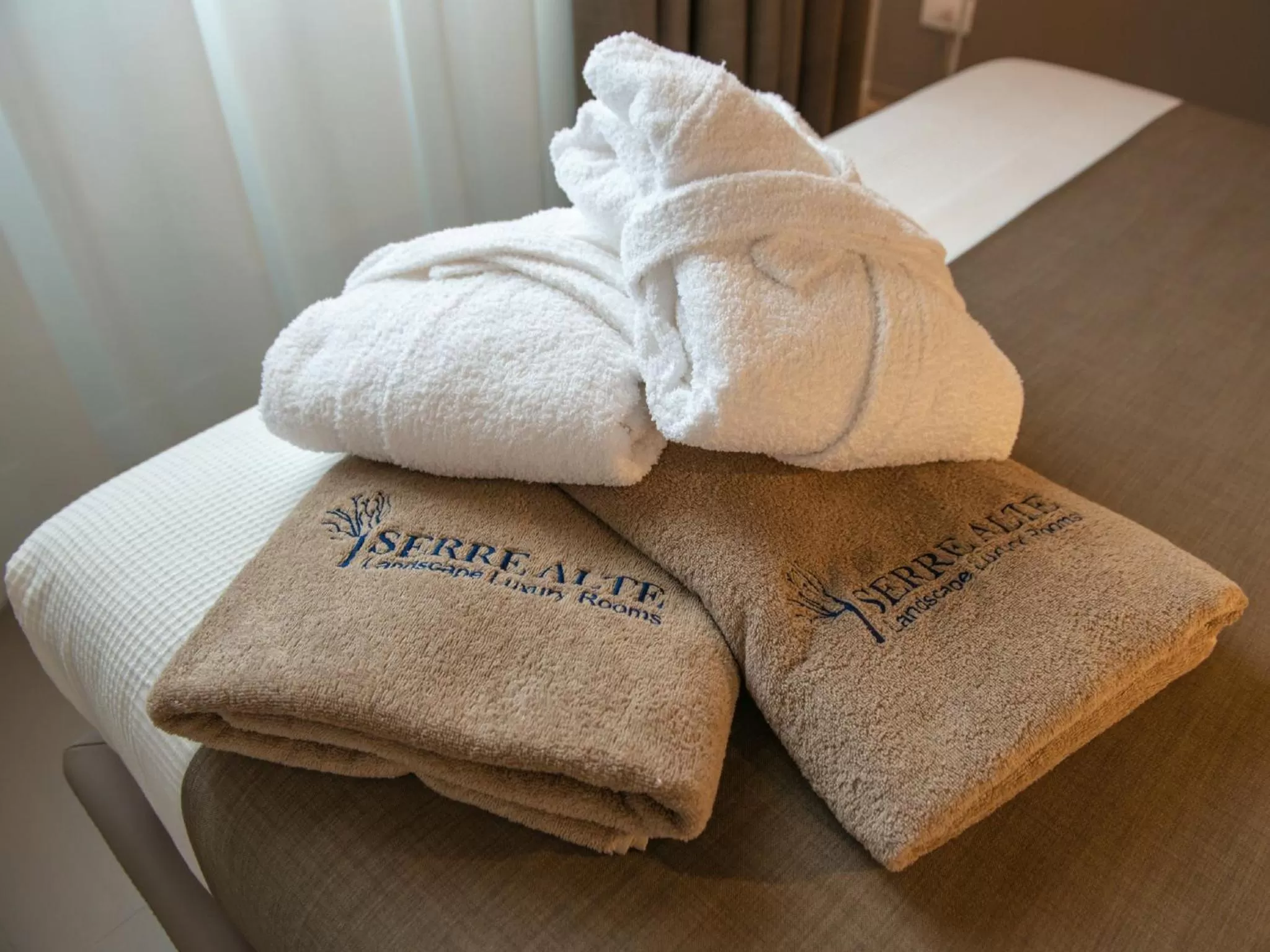 Decorative detail, Bed in Serre Alte Landscape Luxury Rooms