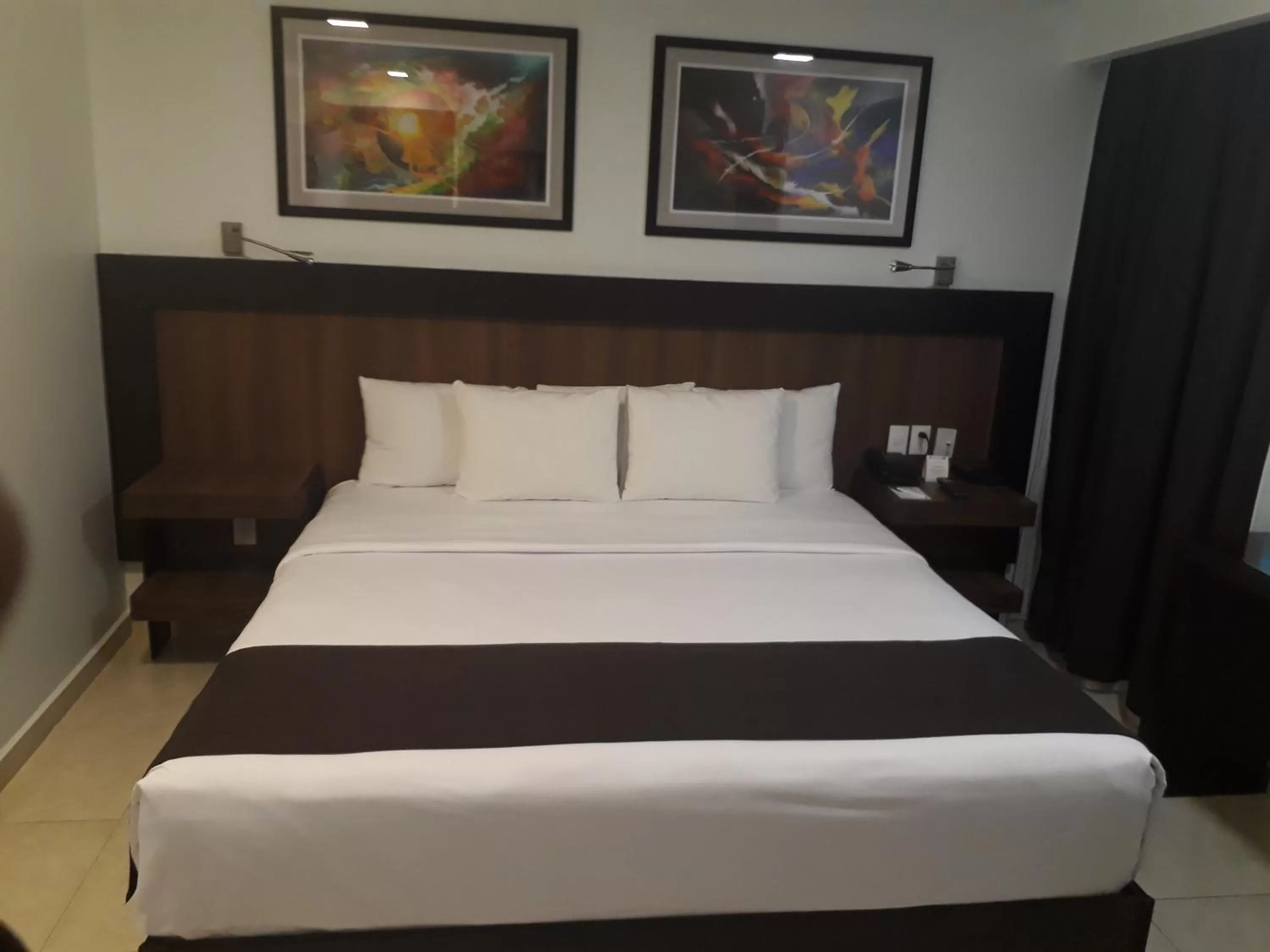 Bed in Hotel & Suites PF