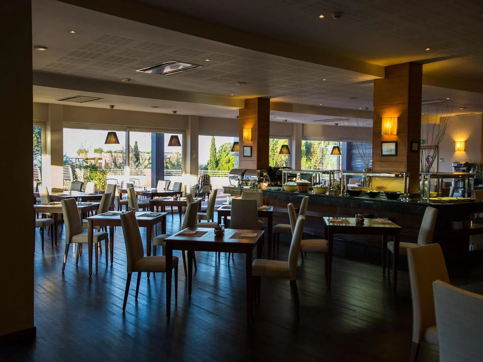 Restaurant/places to eat in MS Aparthotel