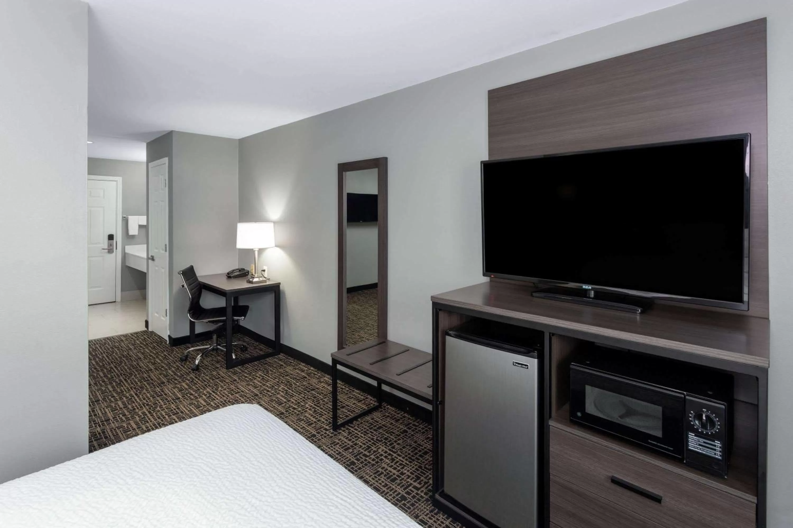 Bed in Ramada by Wyndham Sellersburg/Louisville North