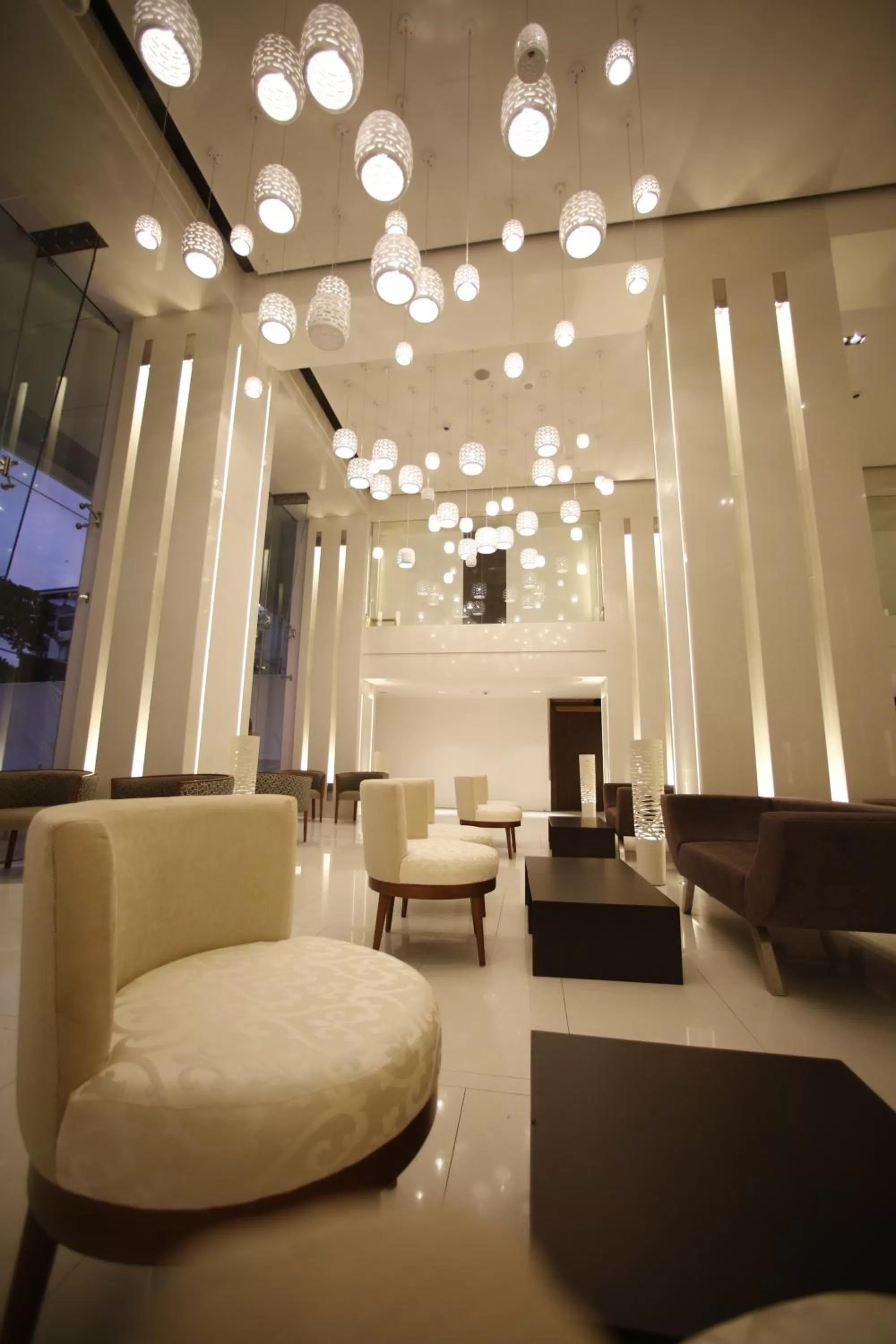 Lounge or bar in Ramada Colombo