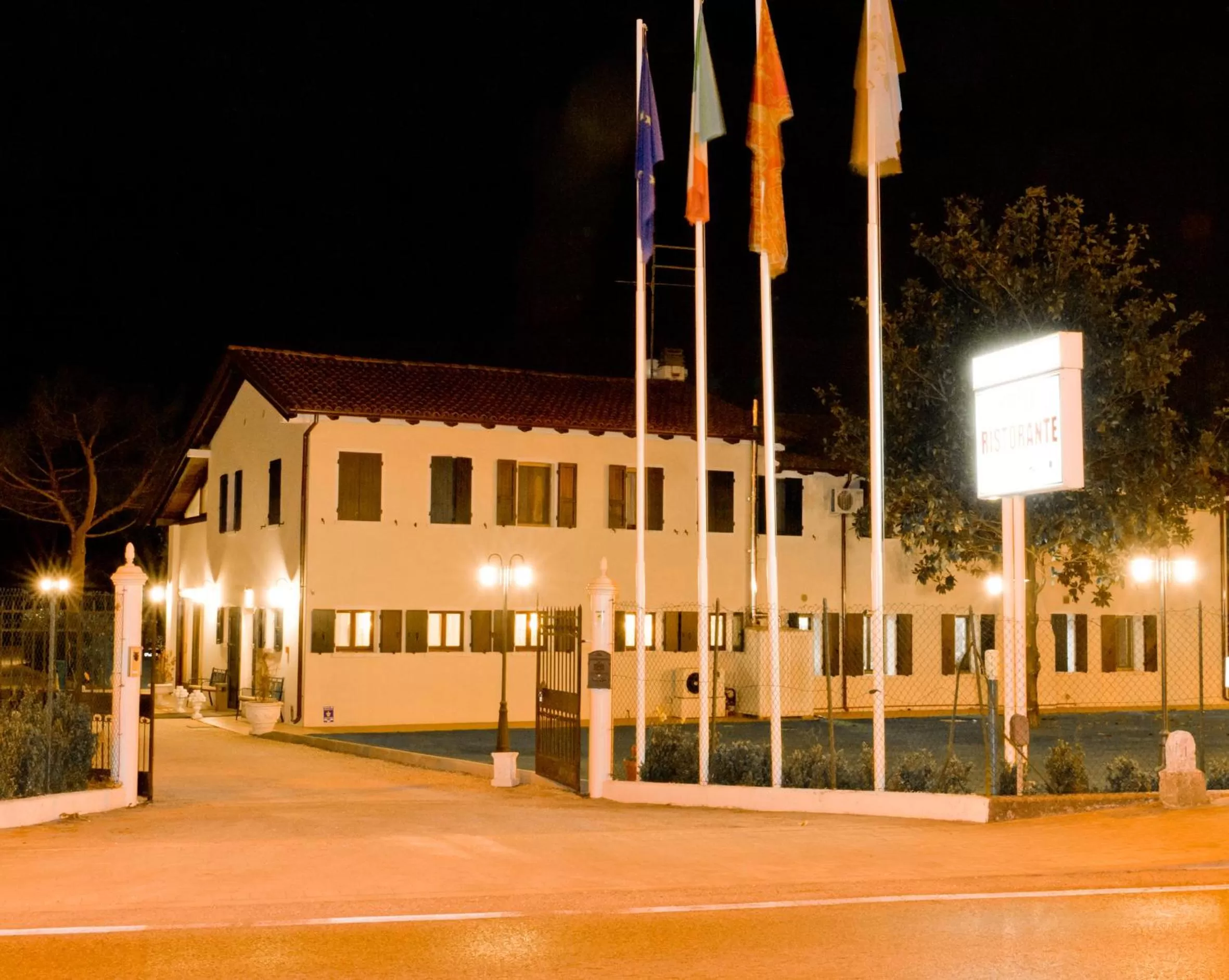Facade/entrance in Hotel Antica Fenice