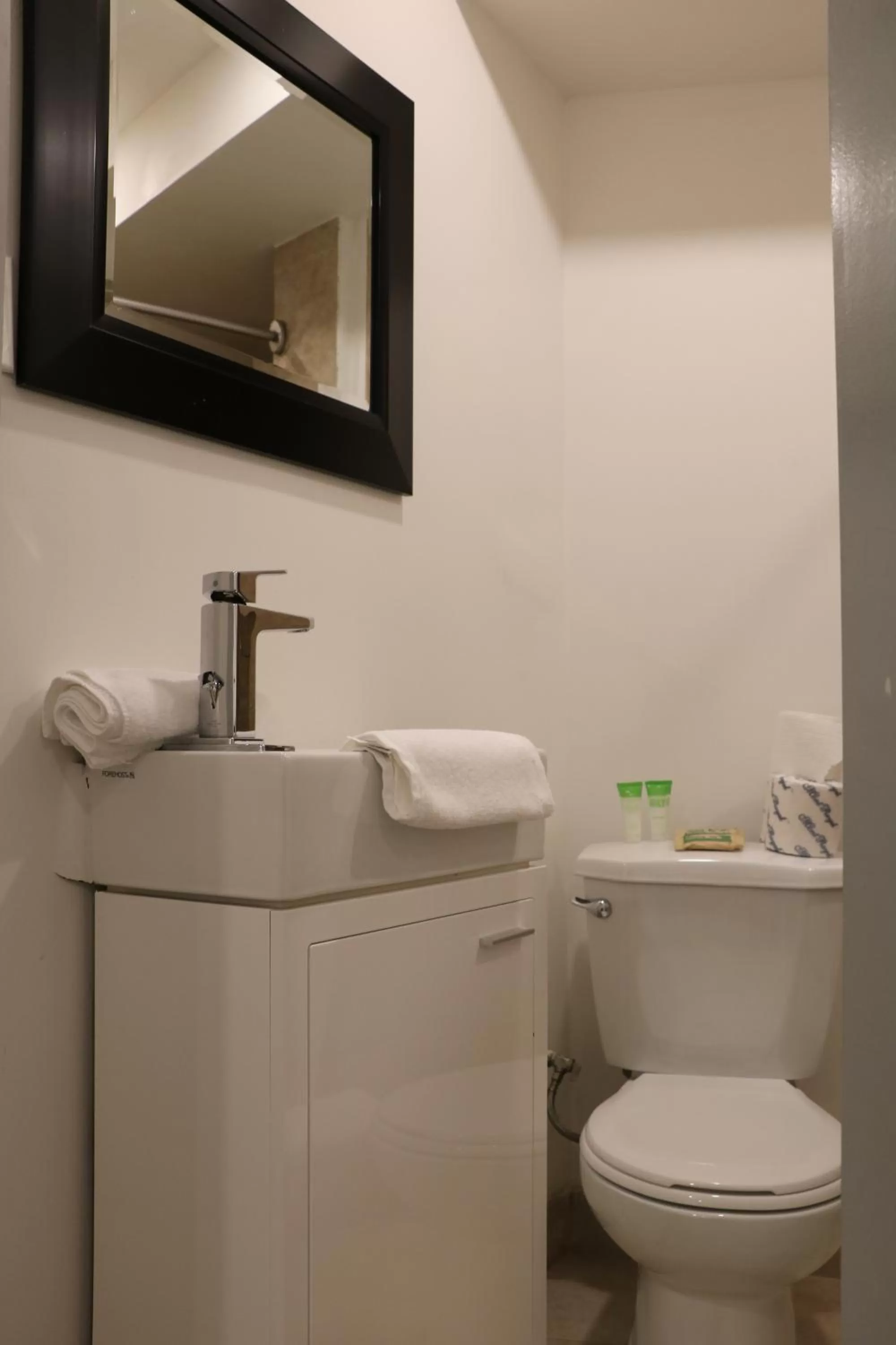Bathroom in Pembroke Inn