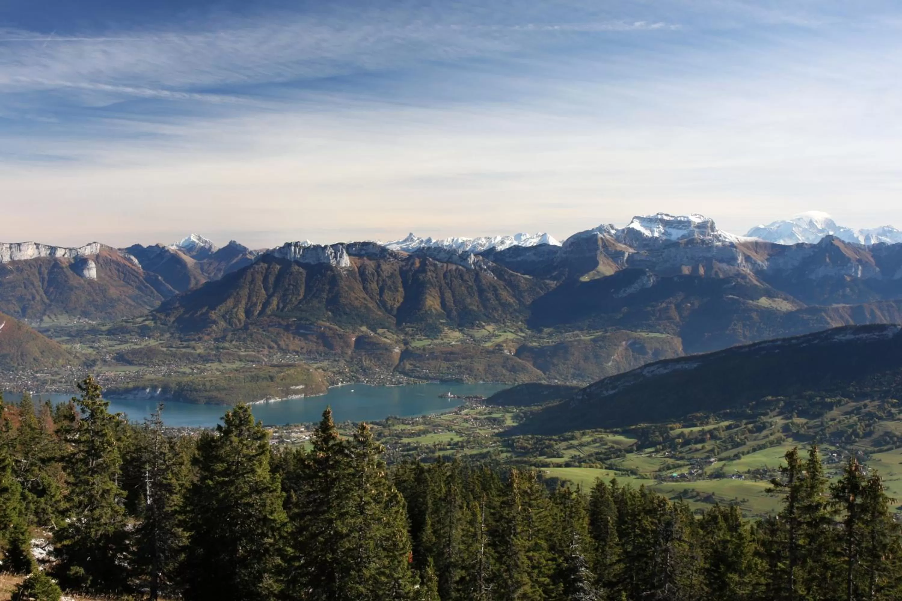 Neighbourhood in Novotel Annecy Centre