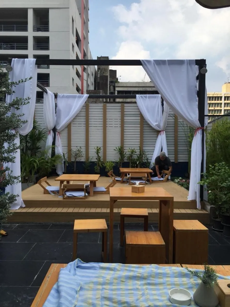 Kinnon Deluxe Hostel Coworking Cafe