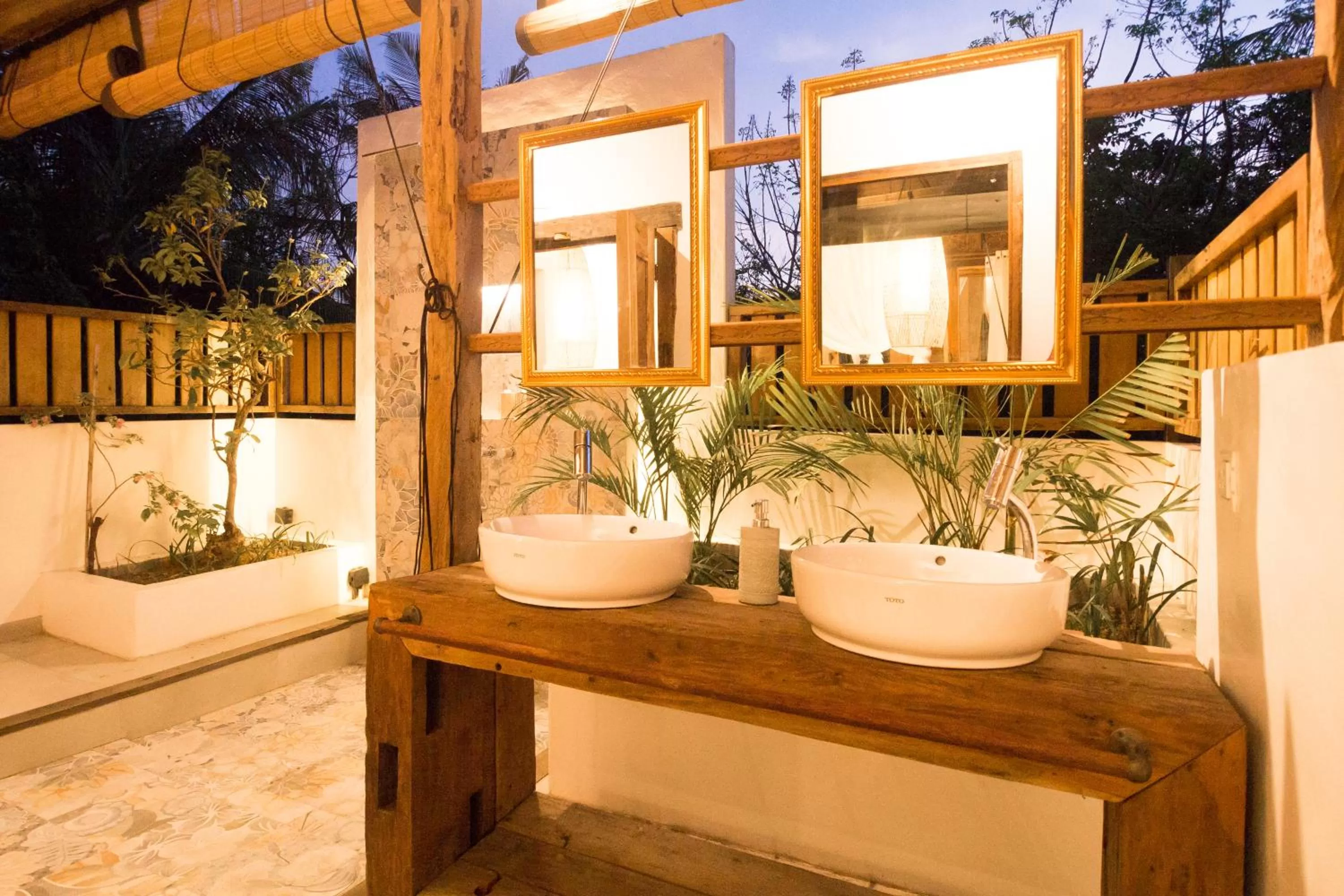 Shower in The Mandana Villa Gili Air