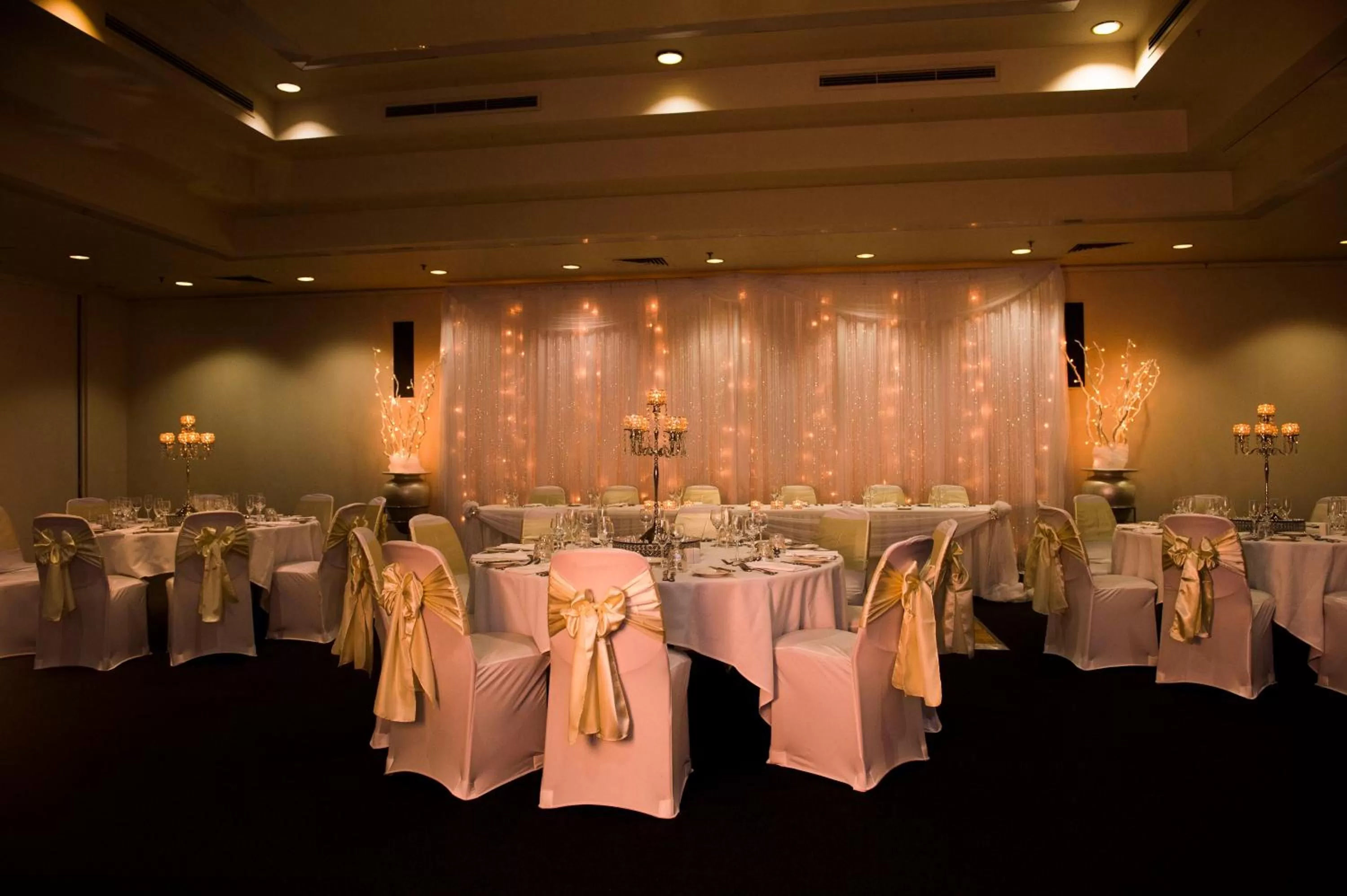 Restaurant/places to eat in The Lord Forrest Hotel