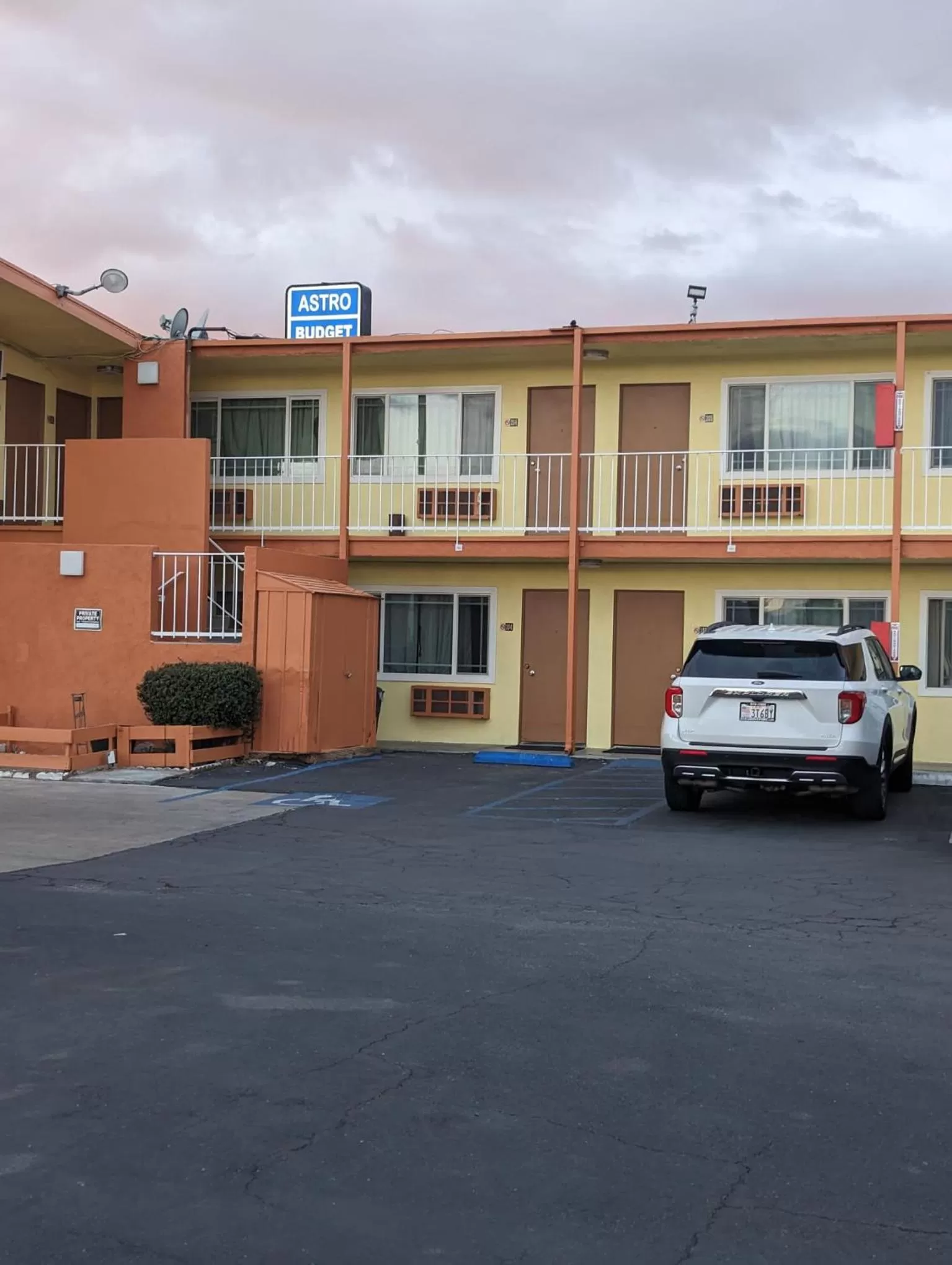 Property building in BEST MOTEL on Historic Route 66, Barstow