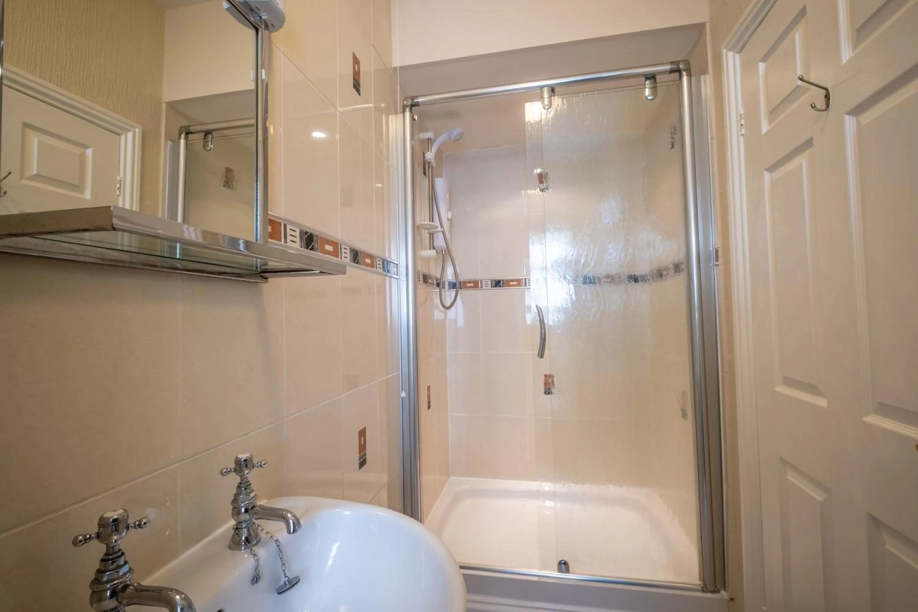 Bathroom in The Crown Hotel