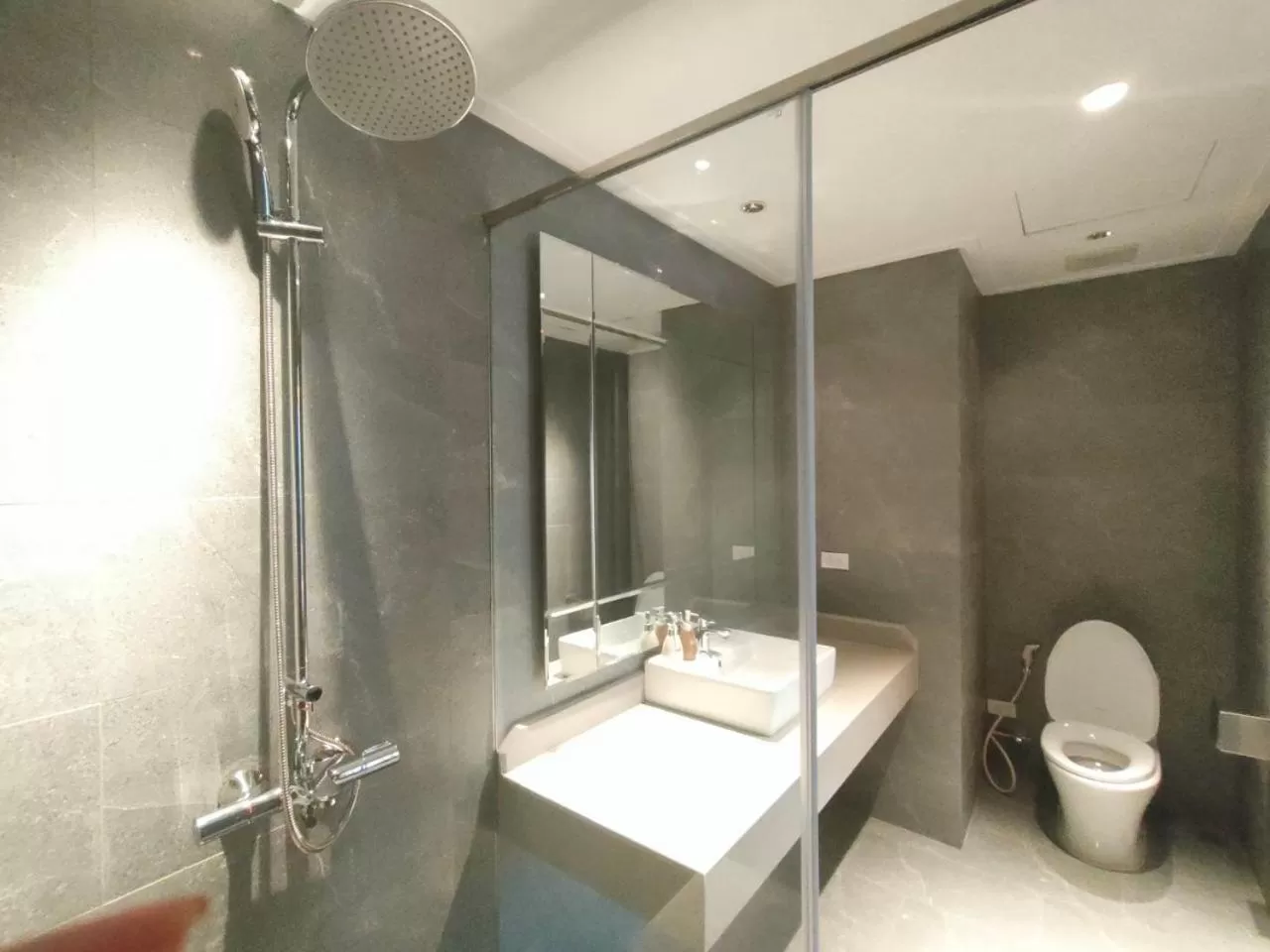 Hong Gia Tue Lake View