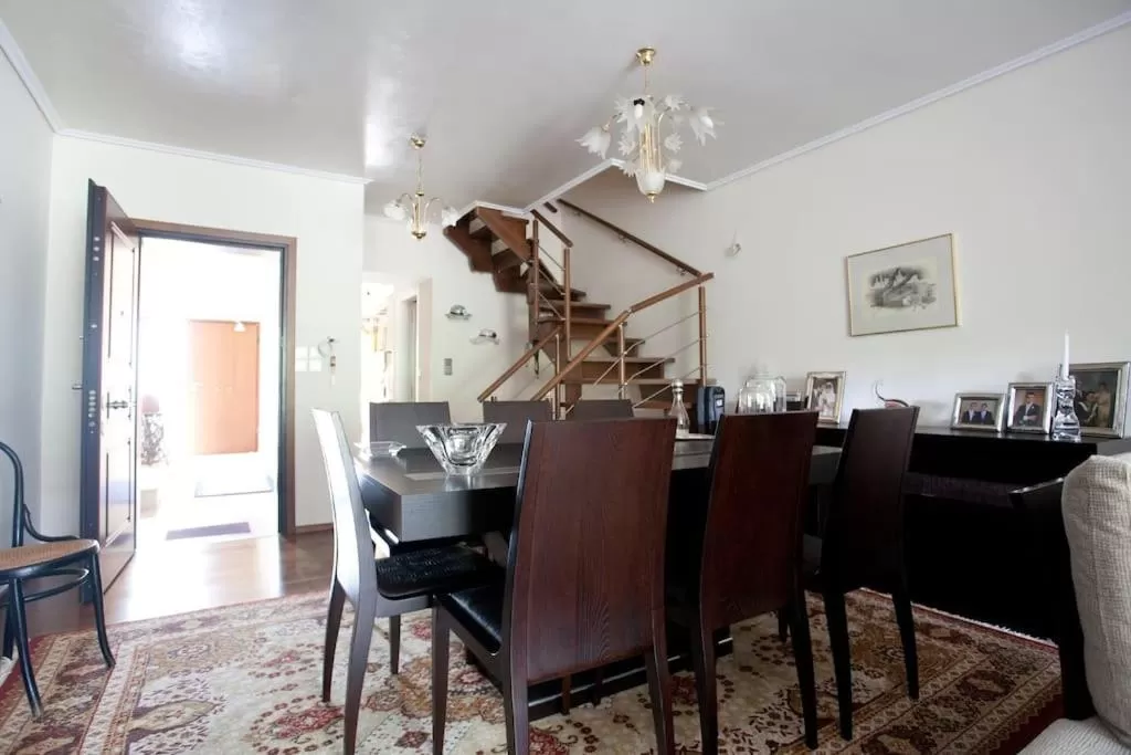 Dining area in Veggie Garden Athens B&B