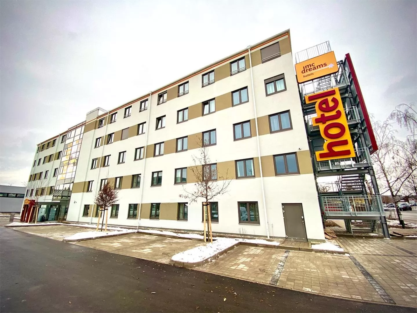 Property building in McDreams Hotel München-Nord