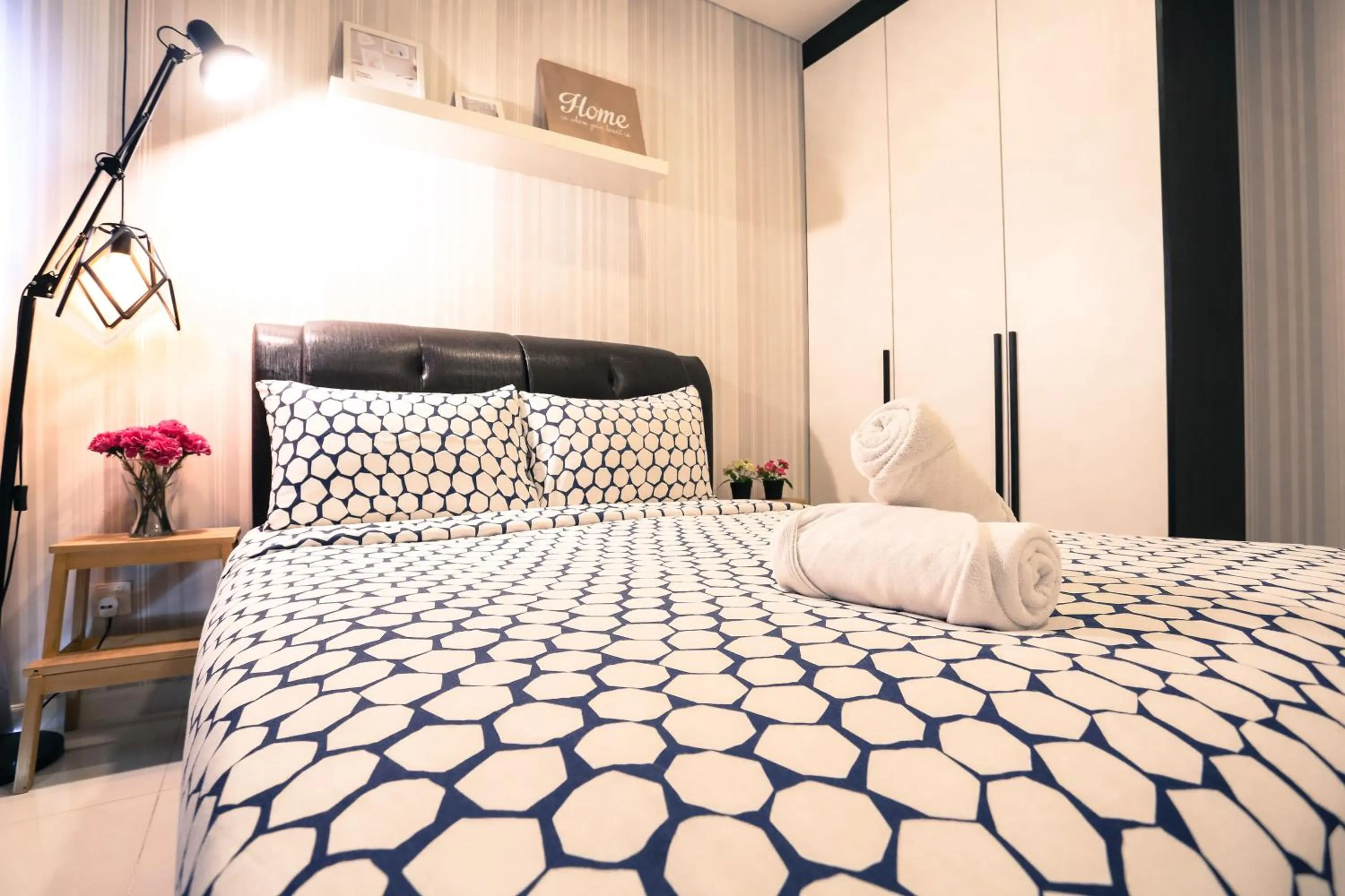 Bedroom, Bed in Mercu Summer Suite KLCC @ Penguin Homes