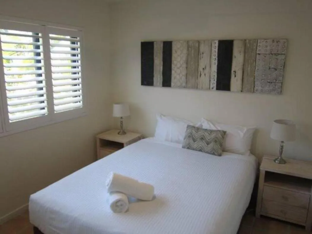 Bed in The Cove Yamba