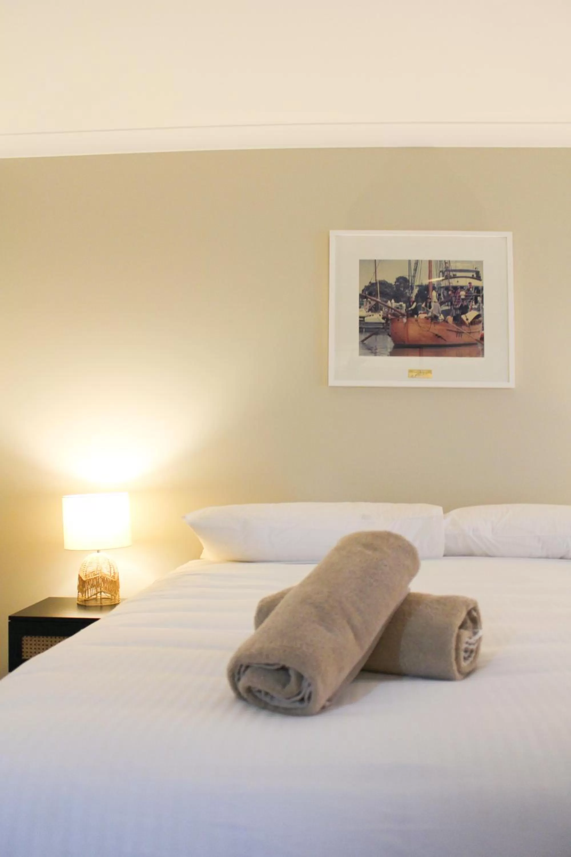 Bed in Yamba Twin Pines Motel