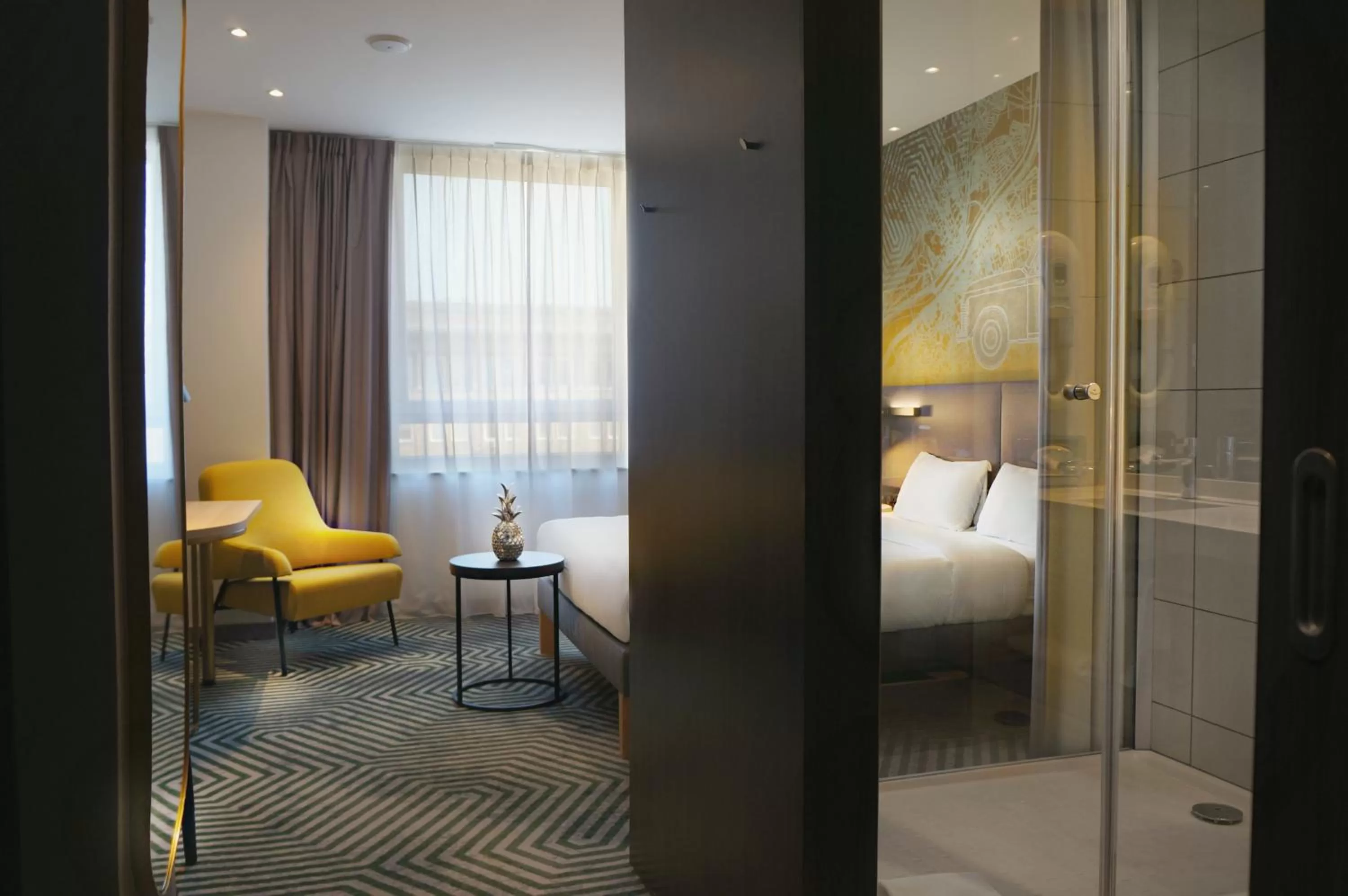 Bathroom, Bed in Mercure Warszawa Grand