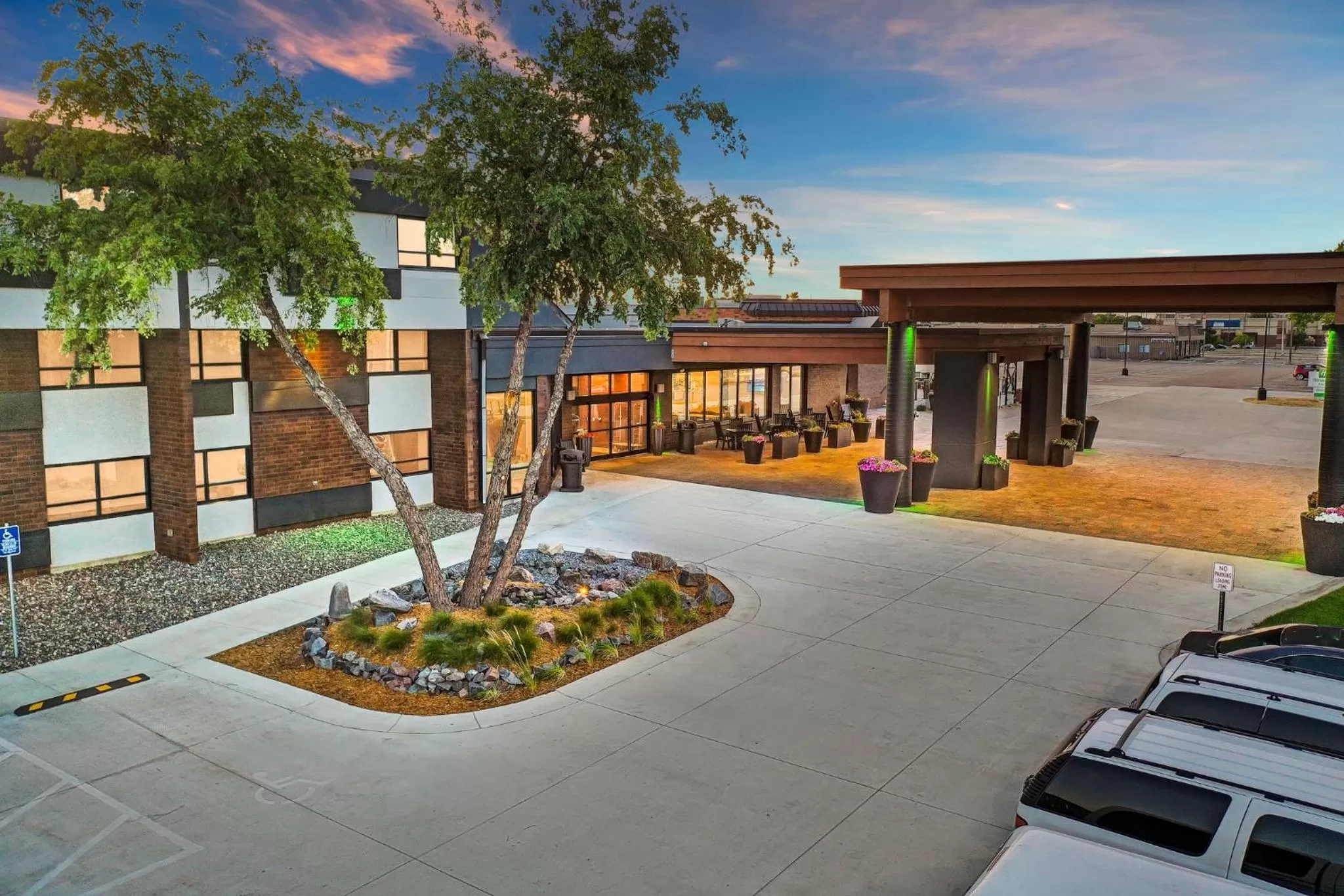 Property building in Holiday Inn & Suites St. Cloud by IHG