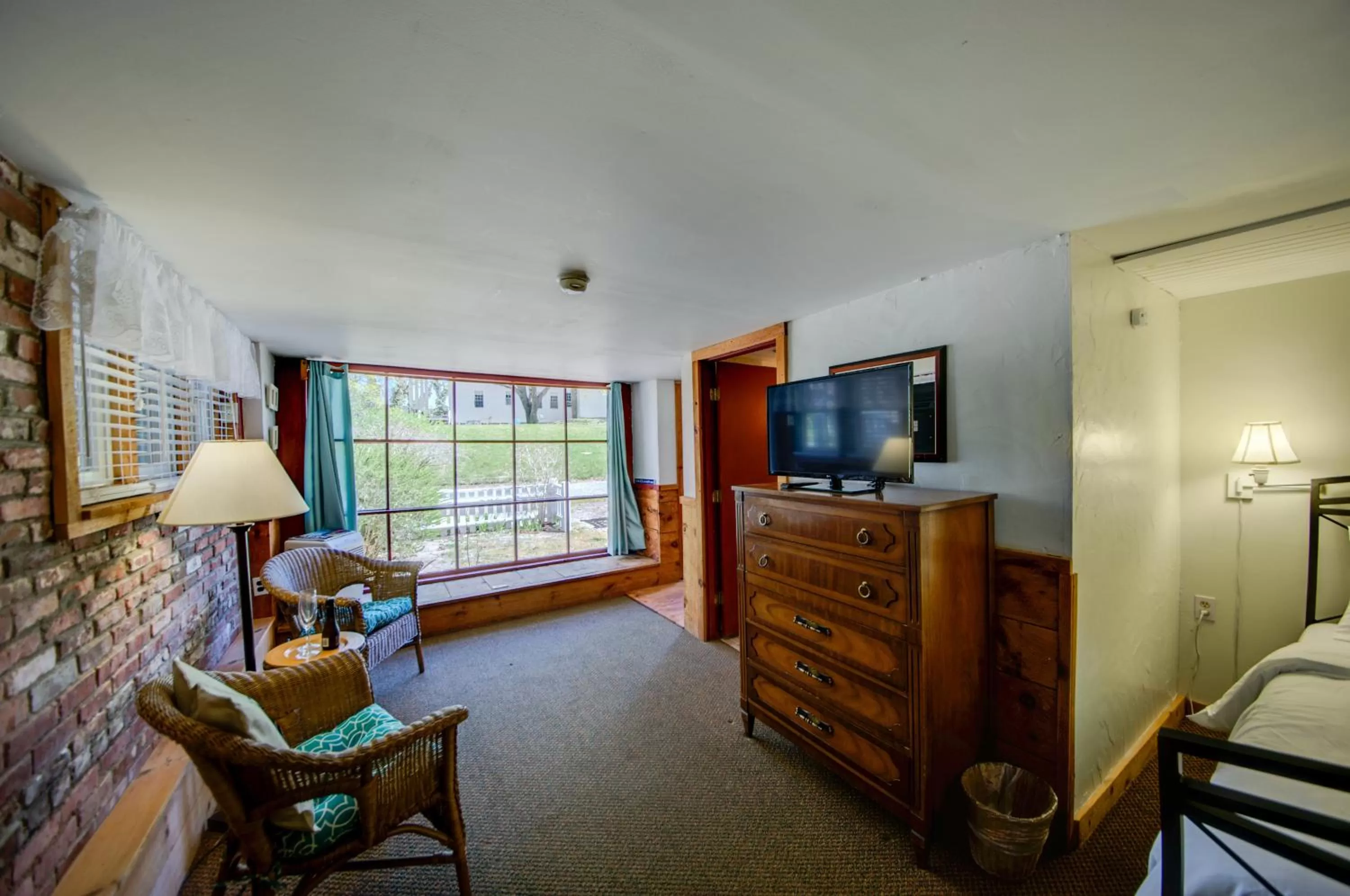 Day, Seating Area in Copper Swan