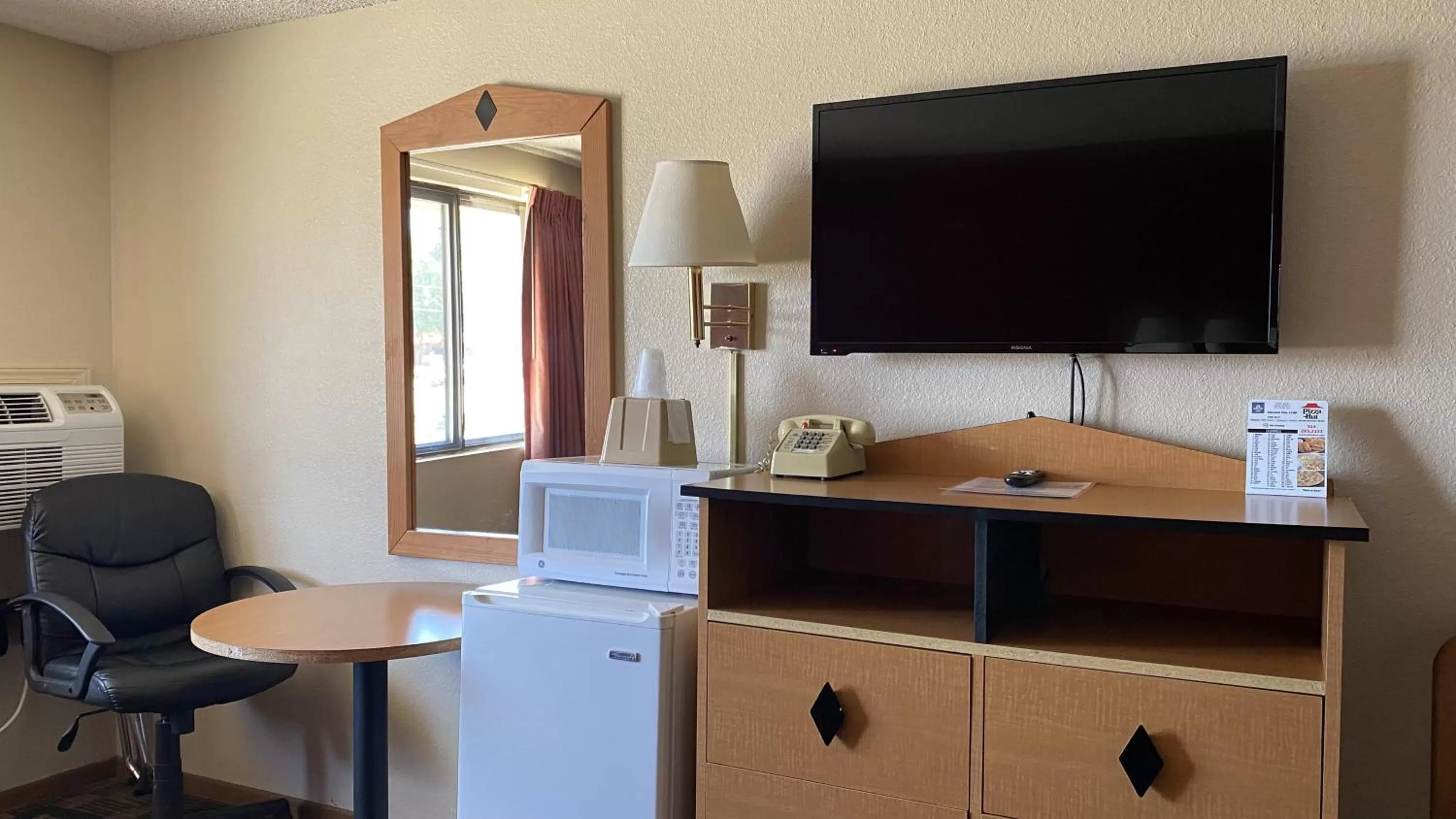 TV and multimedia in Newton Inn