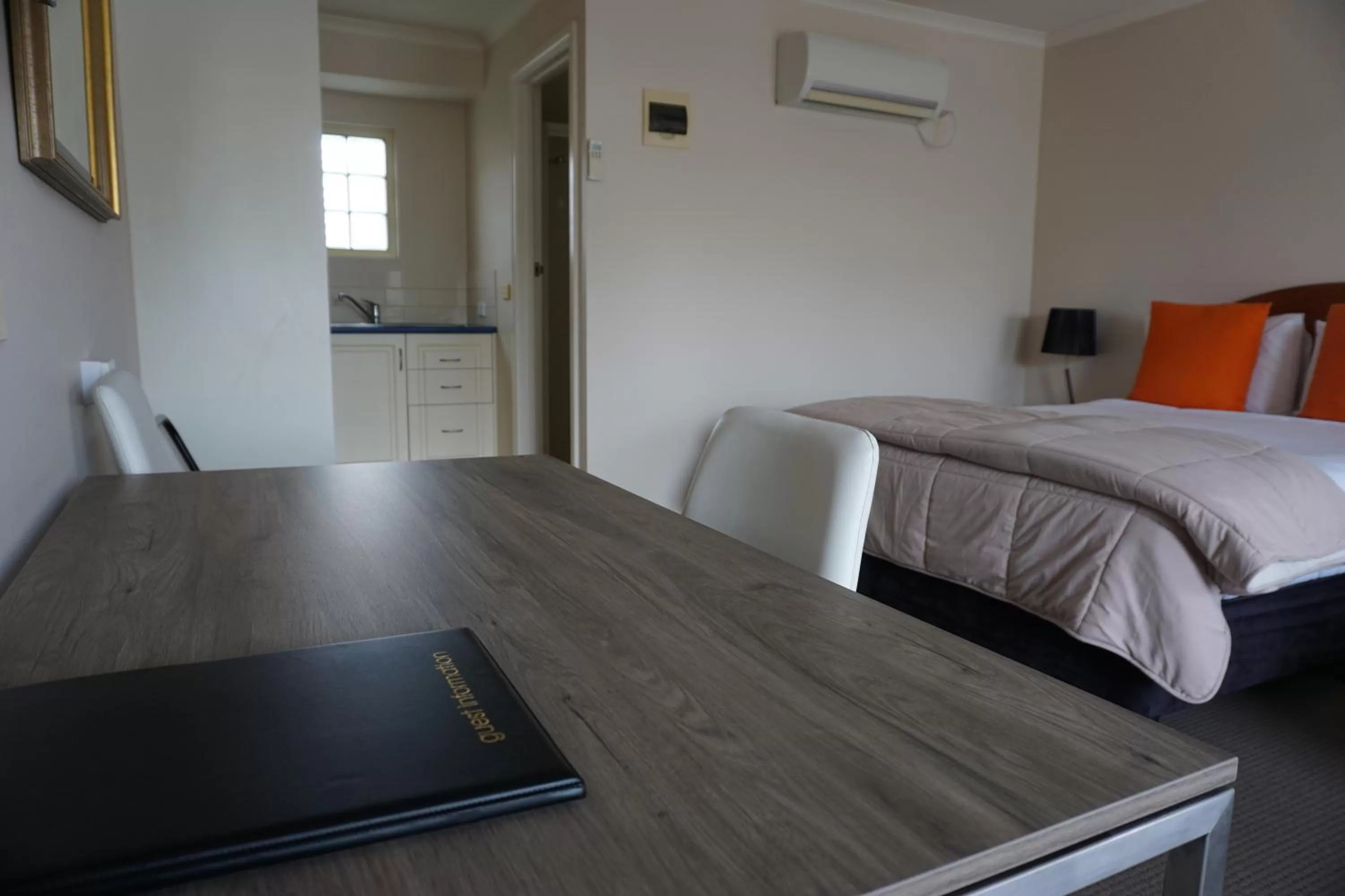 Bed in Ashmont Motel and Apartments