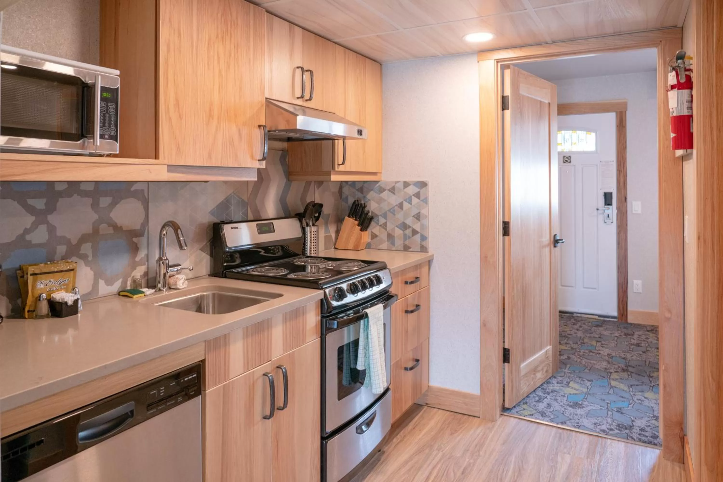 Kitchen or kitchenette in Tunnel Mountain Resort