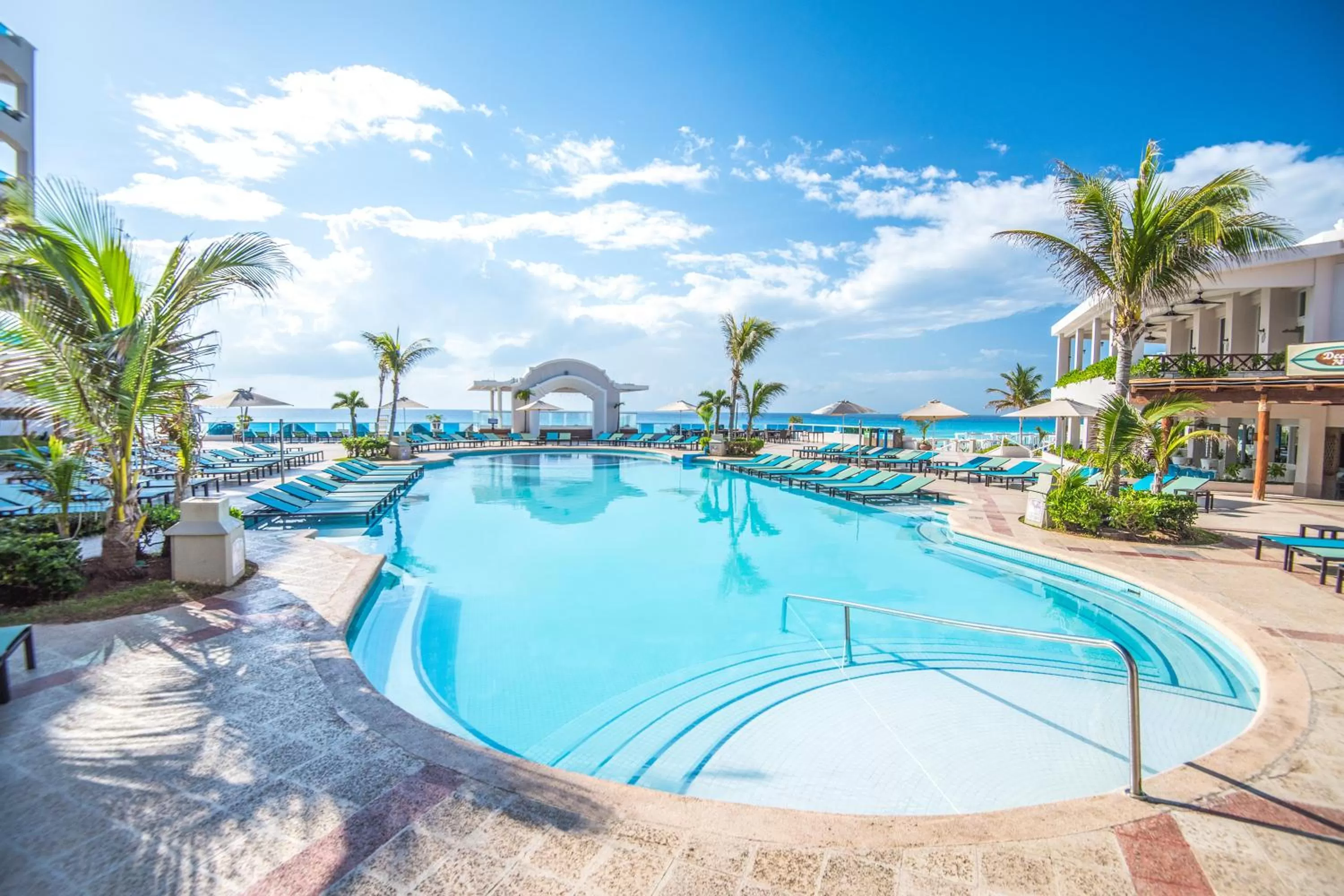 Pool view in Wyndham Alltra Cancun All Inclusive Resort