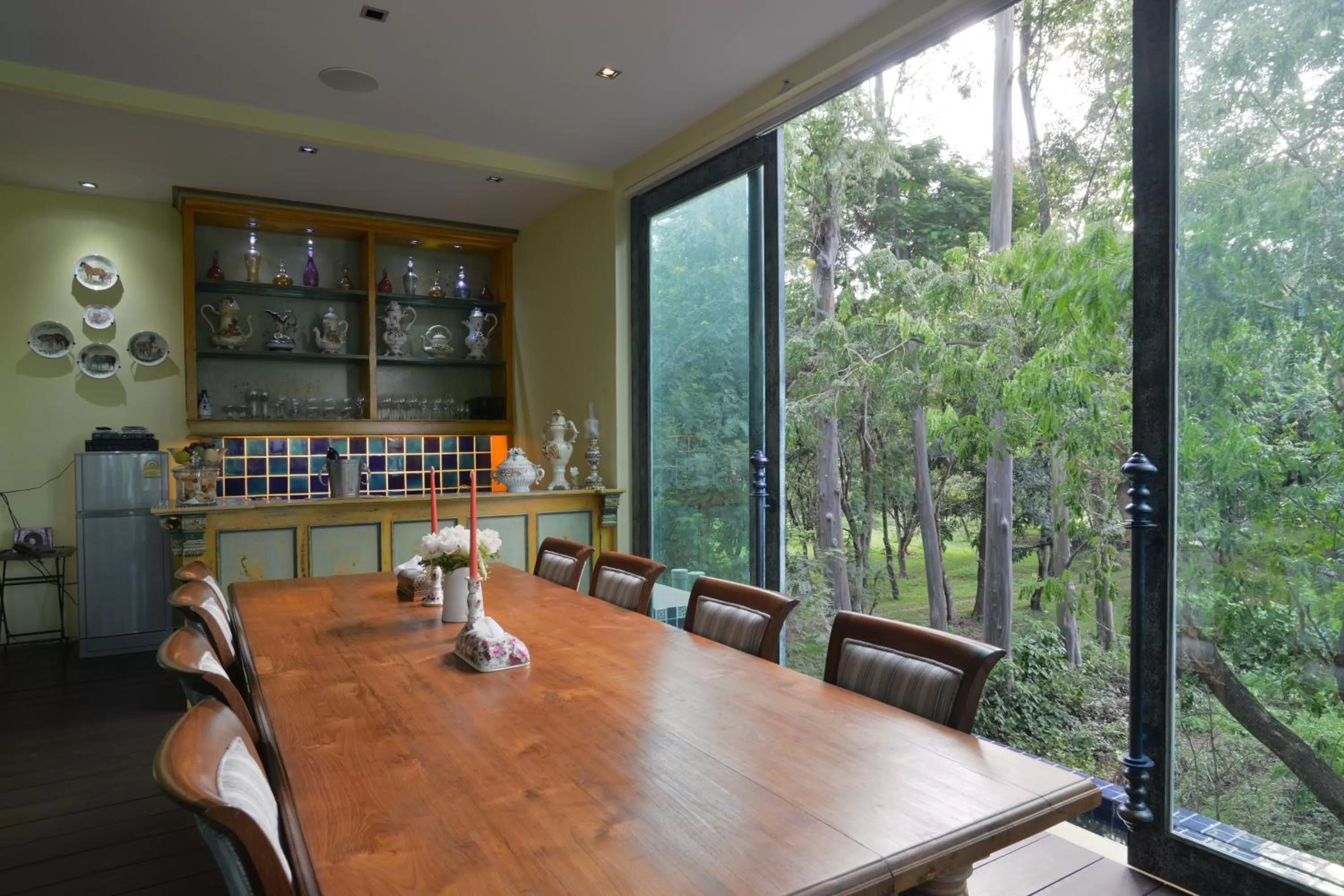 Dining area in At Pingnakorn Huaykaew