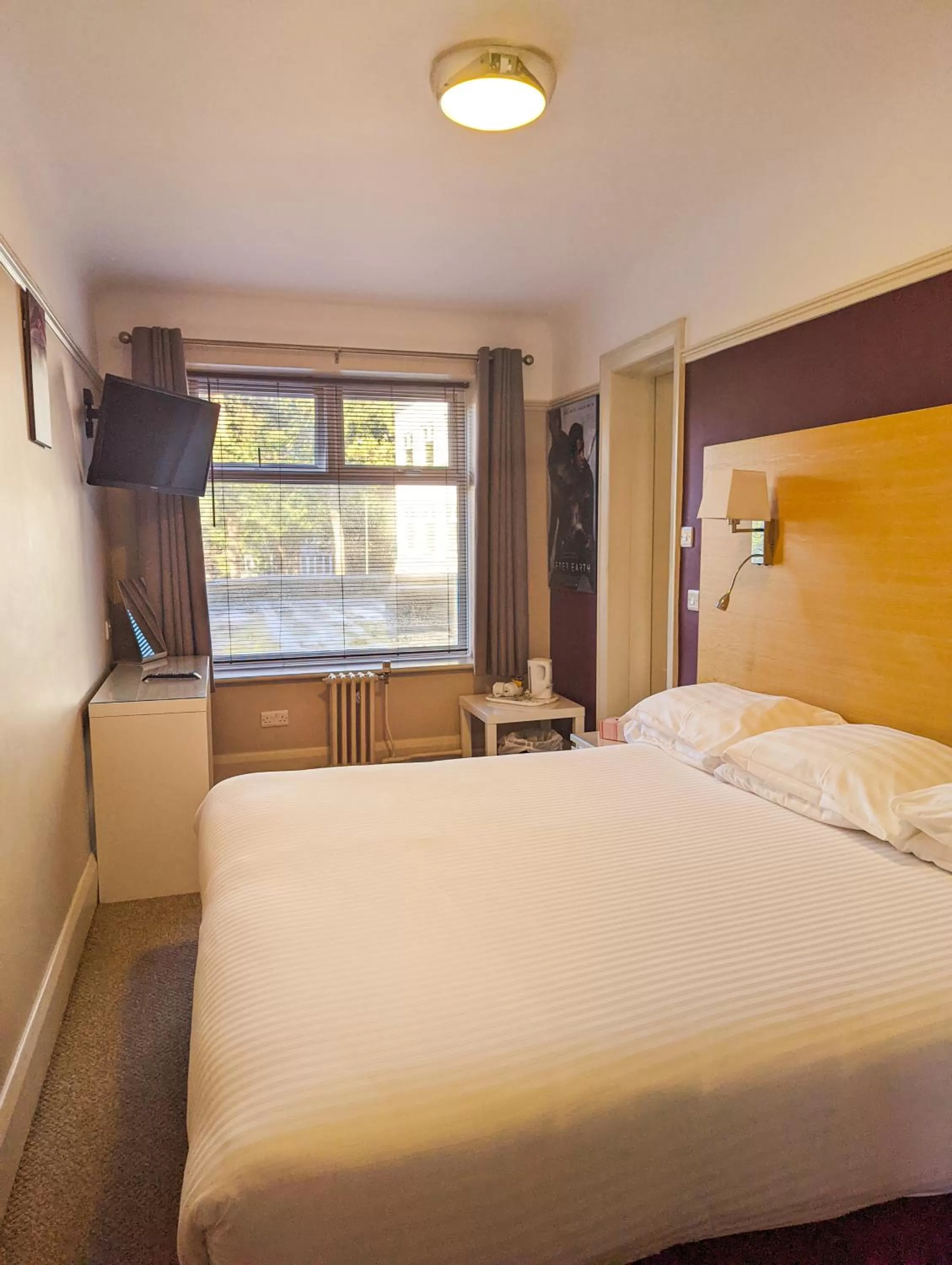 Bedroom, Bed in Hotel Celebrity Bournemouth East Cliff by Villare hotels