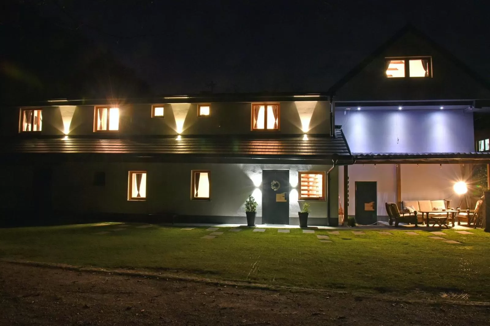 Property building in Hiša stare mame