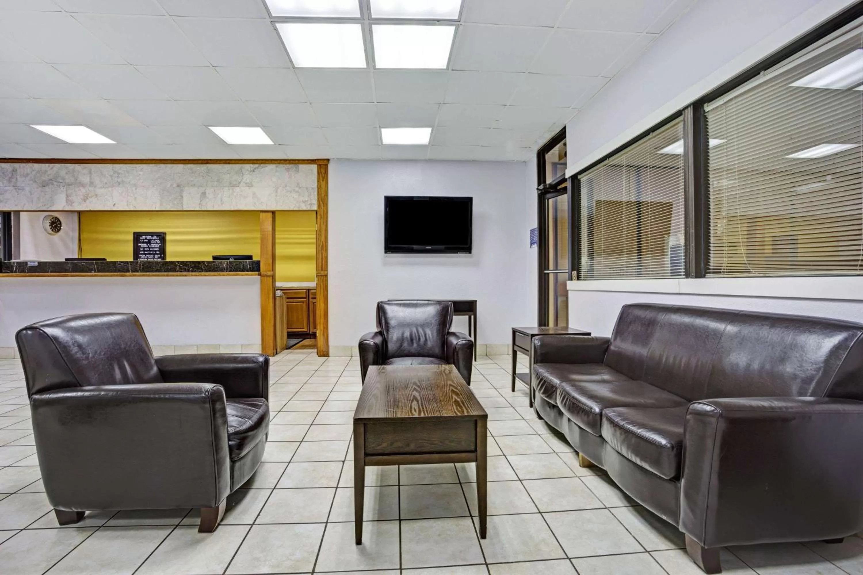 Lobby or reception in Days Inn by Wyndham Norfolk Military Circle