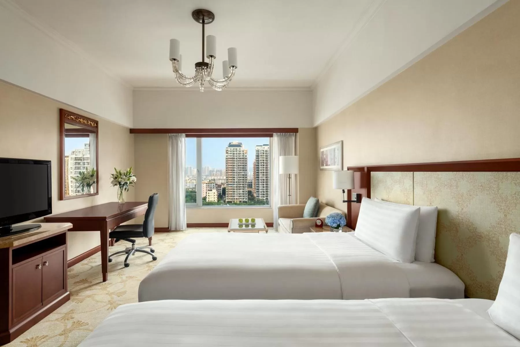 Photo of the whole room, Bed in Shangri-La Beihai