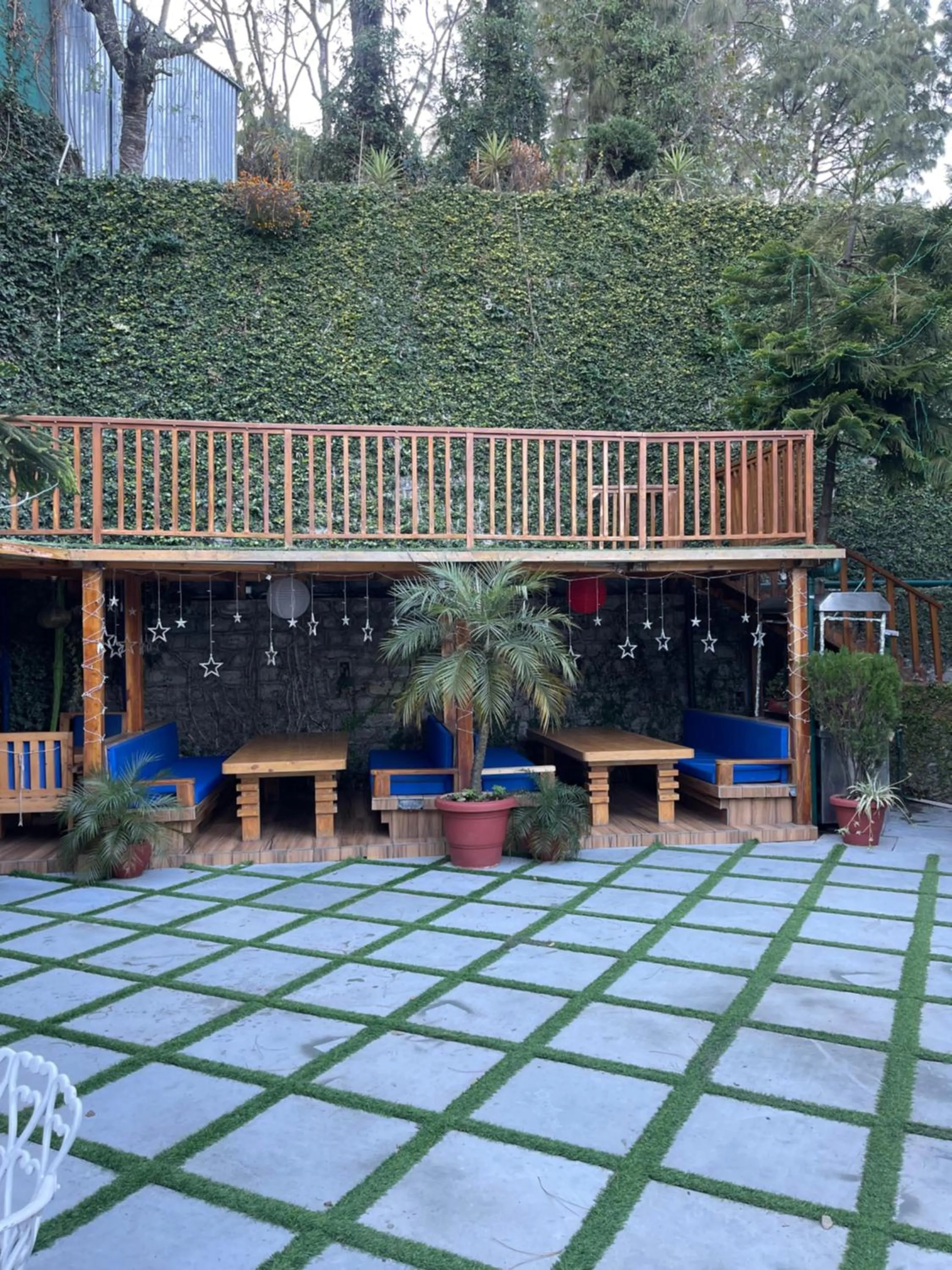 Garden in Kasauli Castle Resort