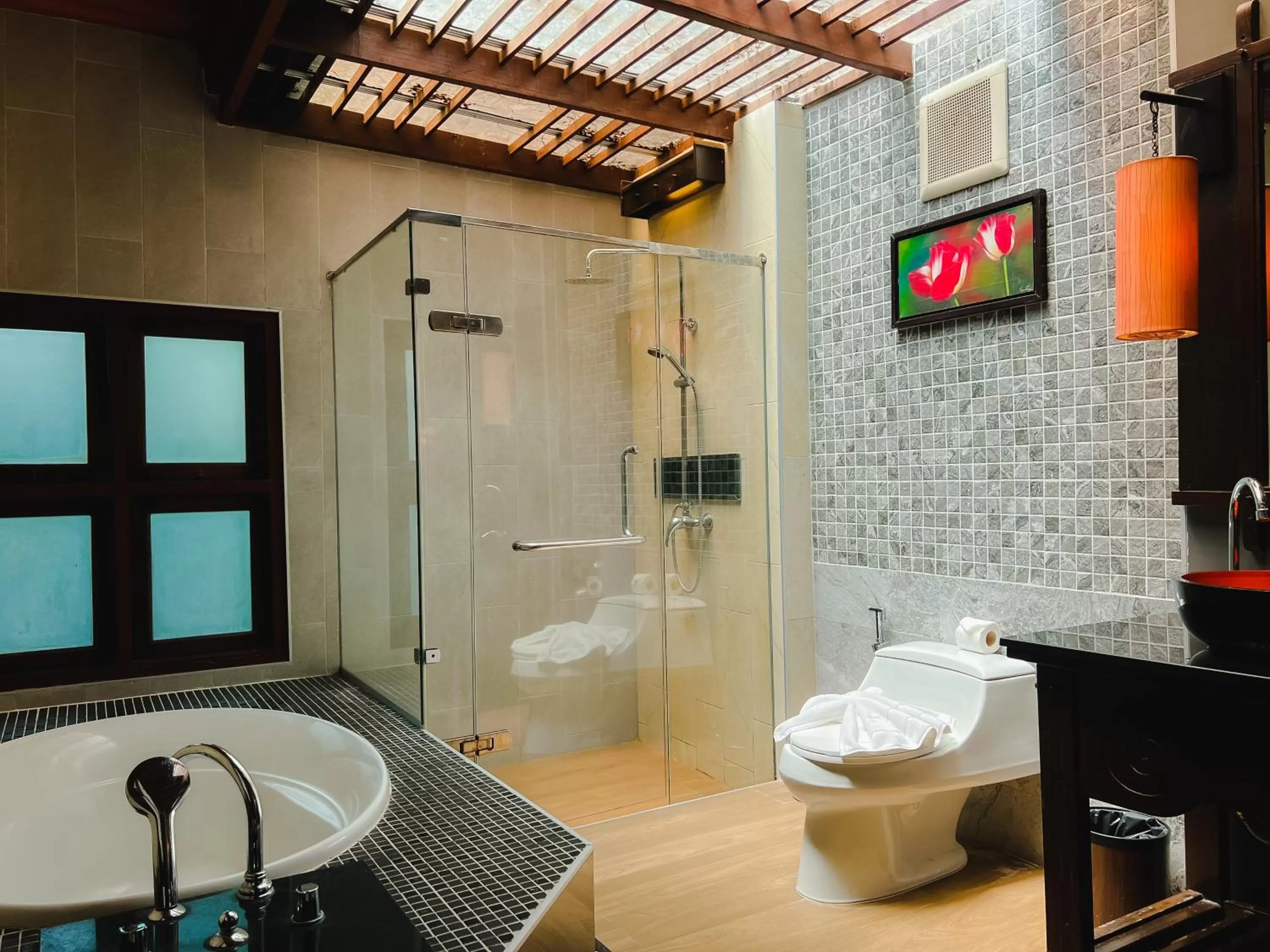 Toilet in Aonang Phu Pi Maan Resort & Spa