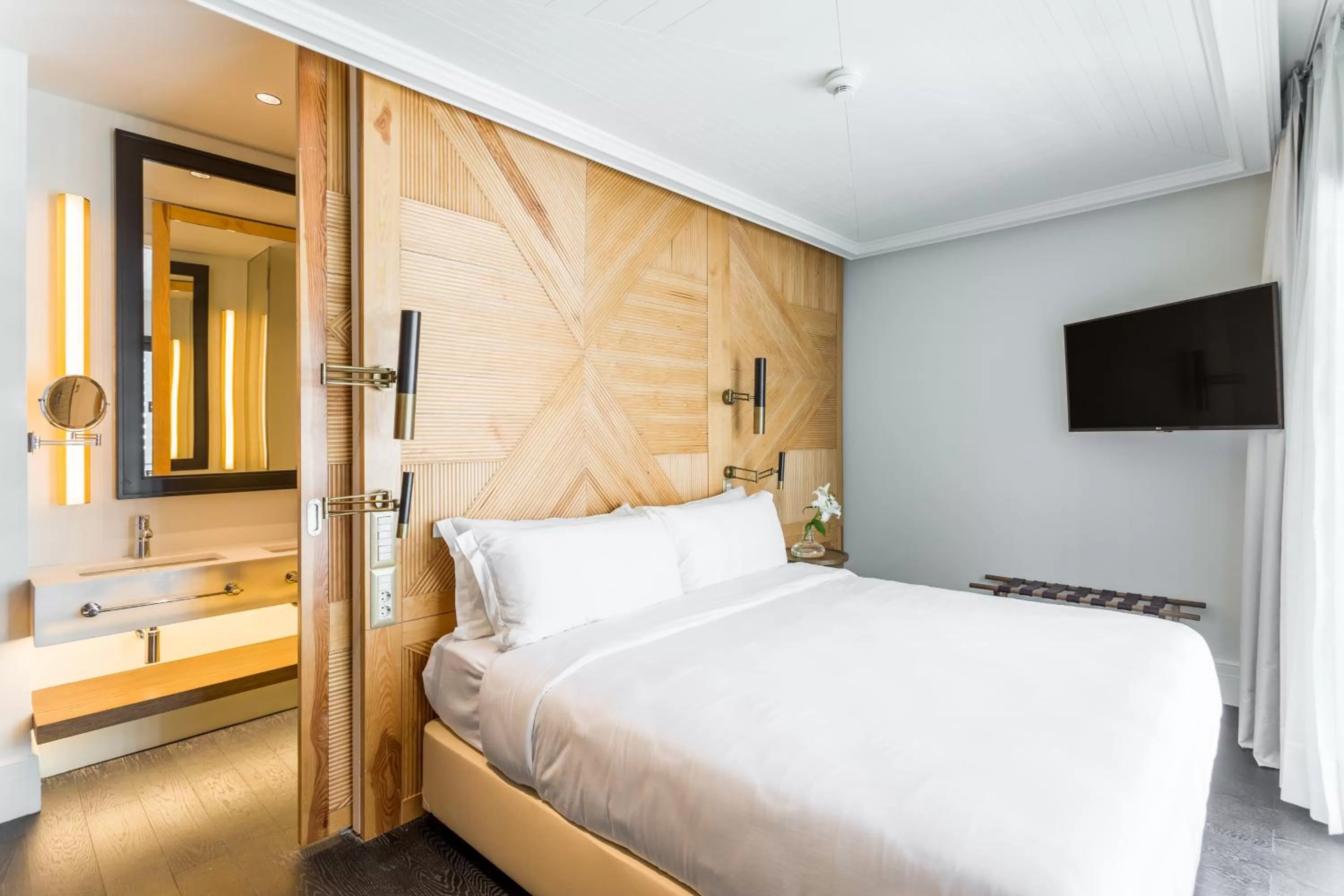 Other, Bed in The Wings Hotels Collection