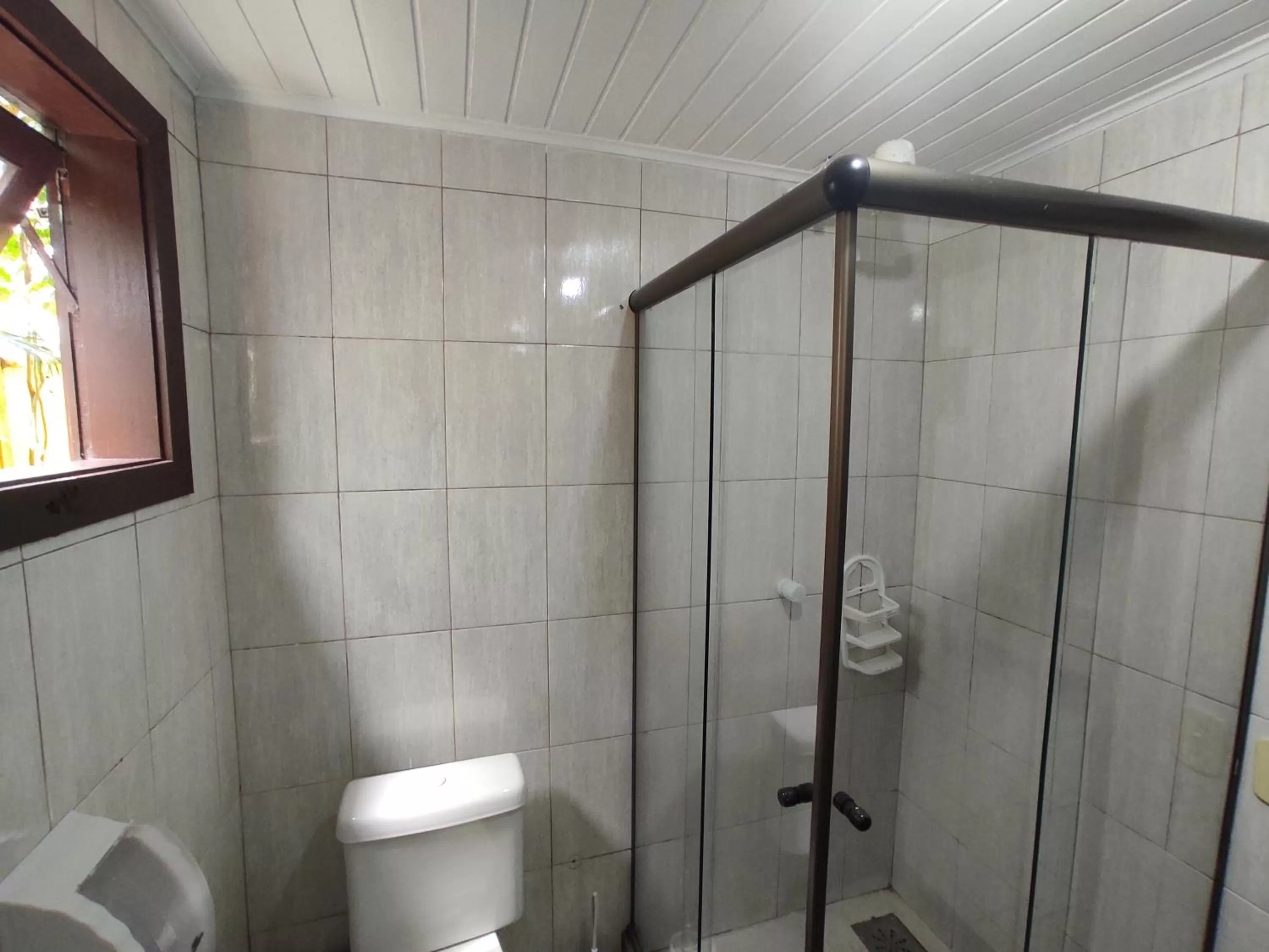 Bathroom in Hibiscos Pousada