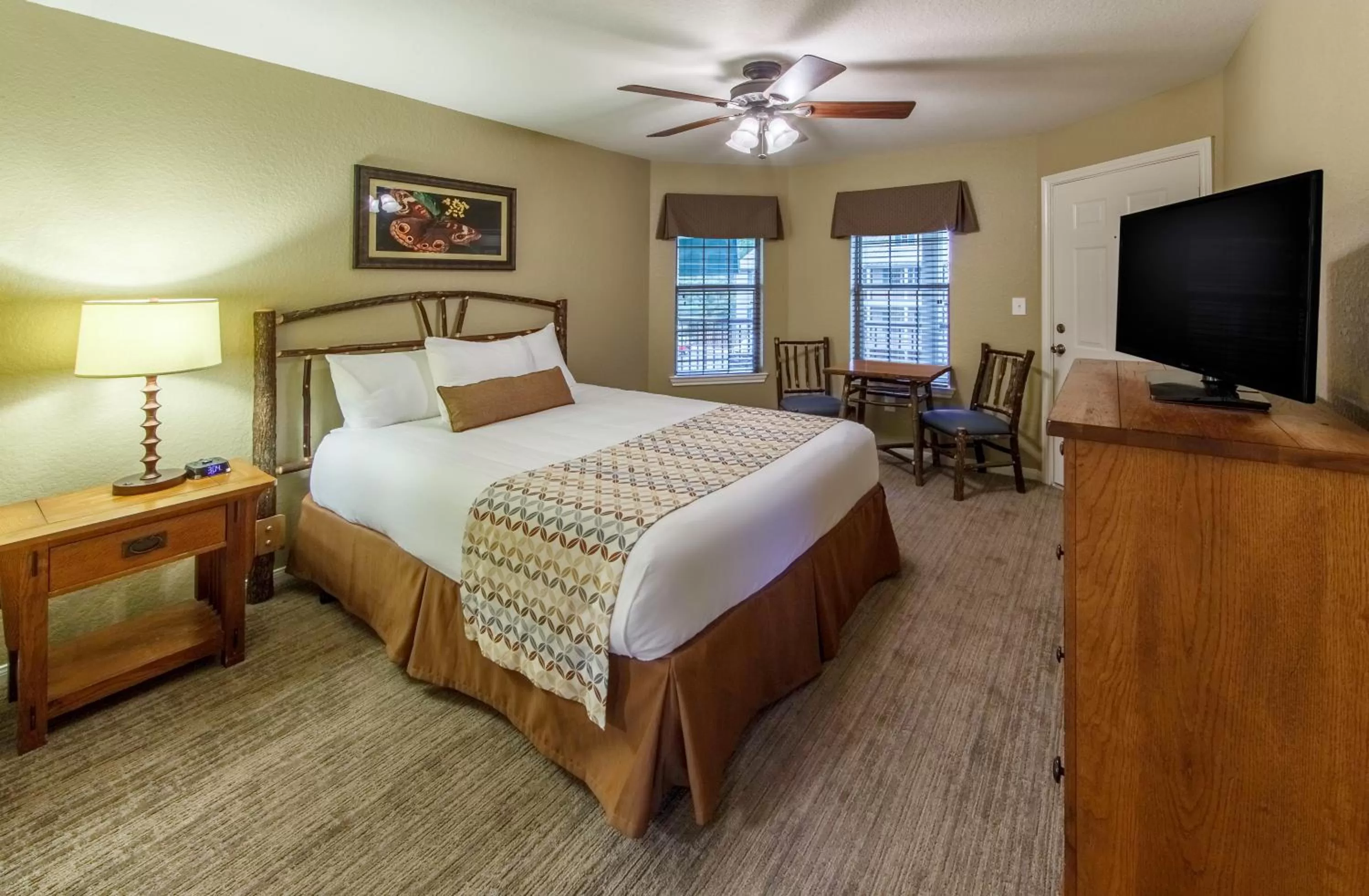 Photo of the whole room, Bed in Holiday Inn Club Vacations Piney Shores Resort at Lake Conroe