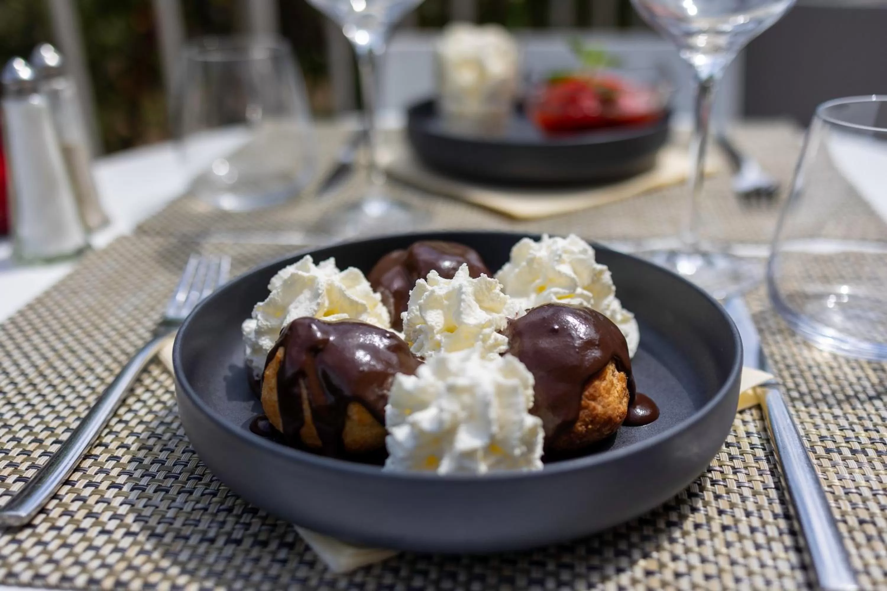 Restaurant/places to eat in Hôtel restaurant Kyriad Fréjus