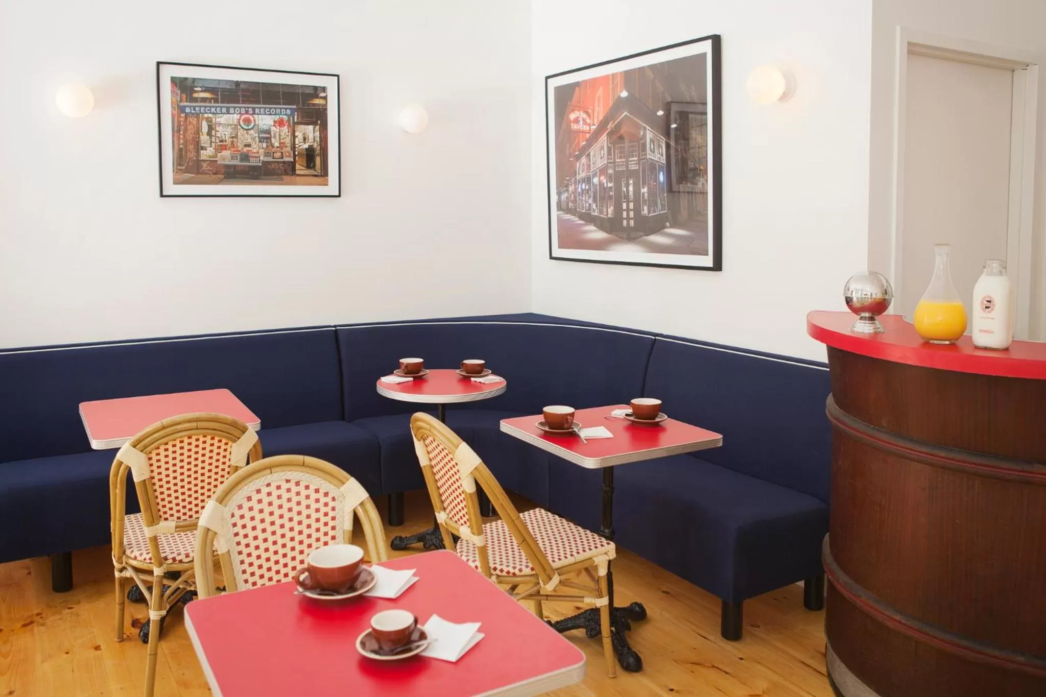 Restaurant/places to eat in The Broome